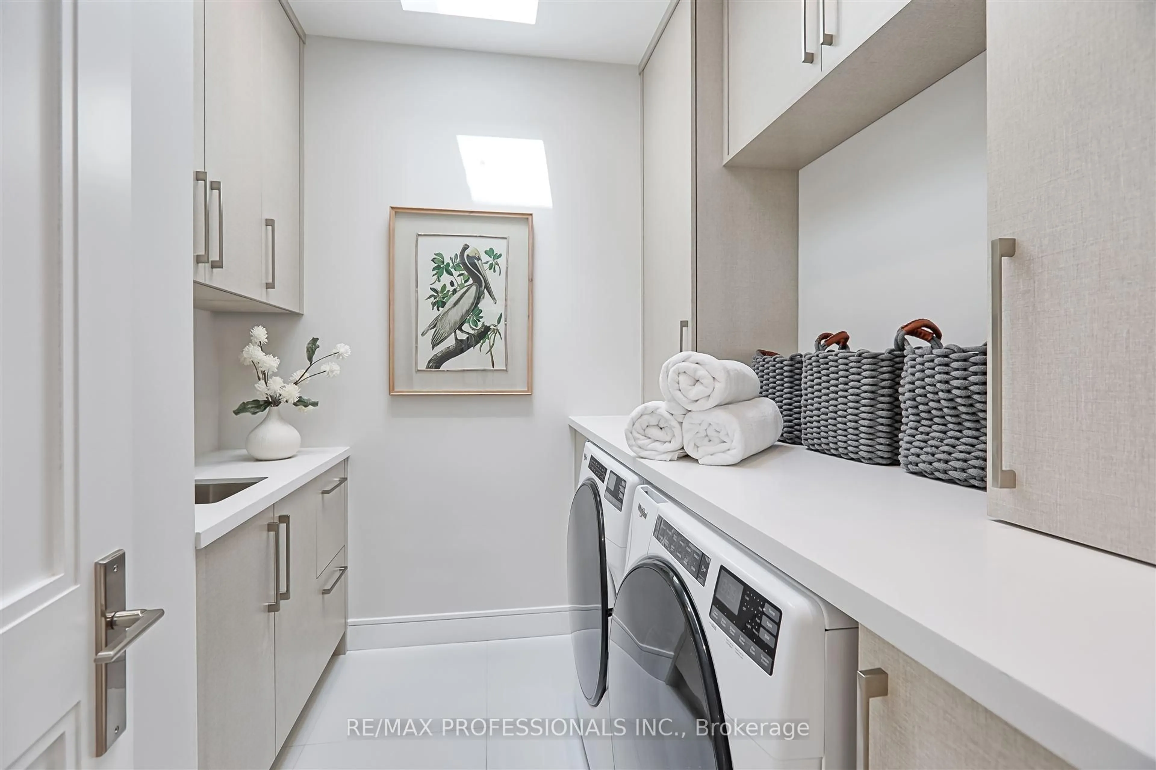 Laundry room for 466 Prince Edward Dr, Toronto Ontario M8X 2M3