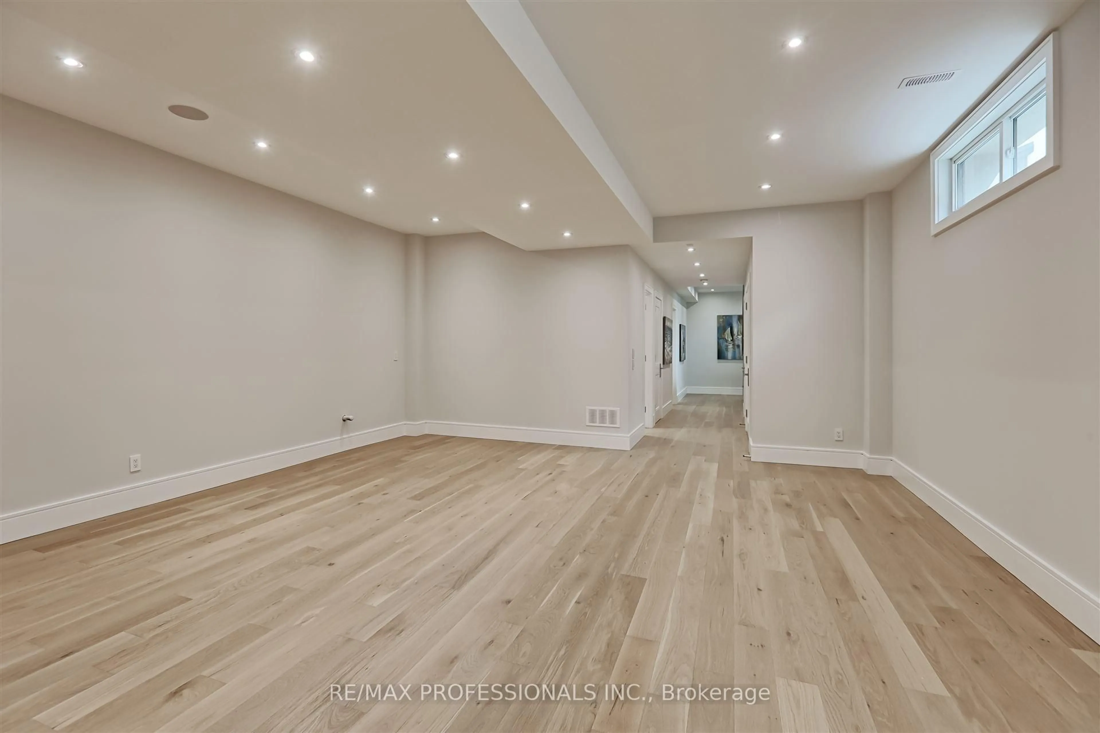 A pic of a room for 466 Prince Edward Dr, Toronto Ontario M8X 2M3