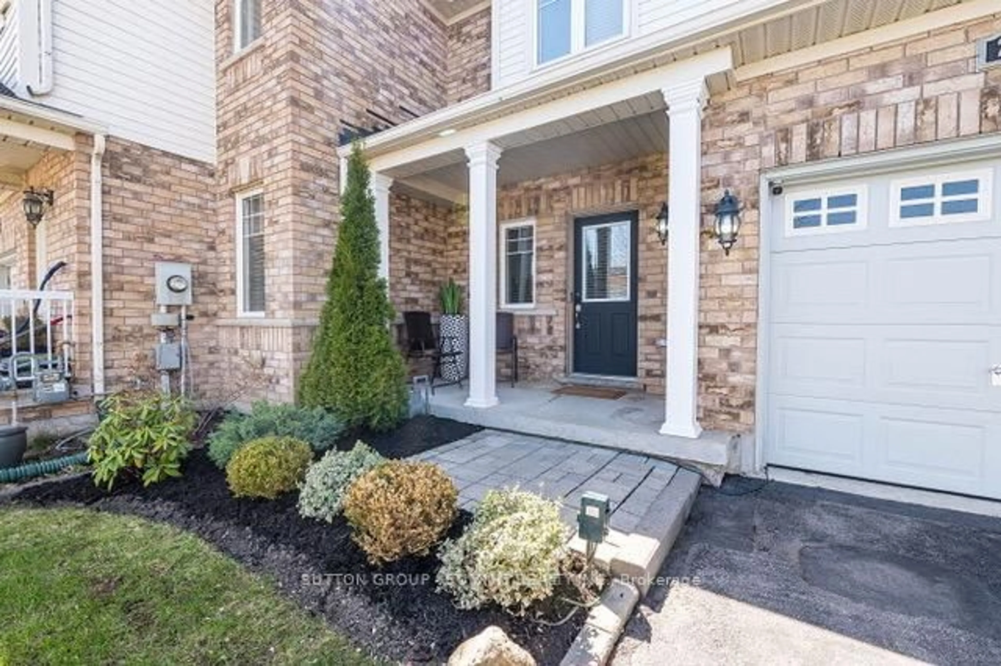 Home with brick exterior material, street for 2568 Valleyridge Dr, Oakville Ontario L6M 5H5