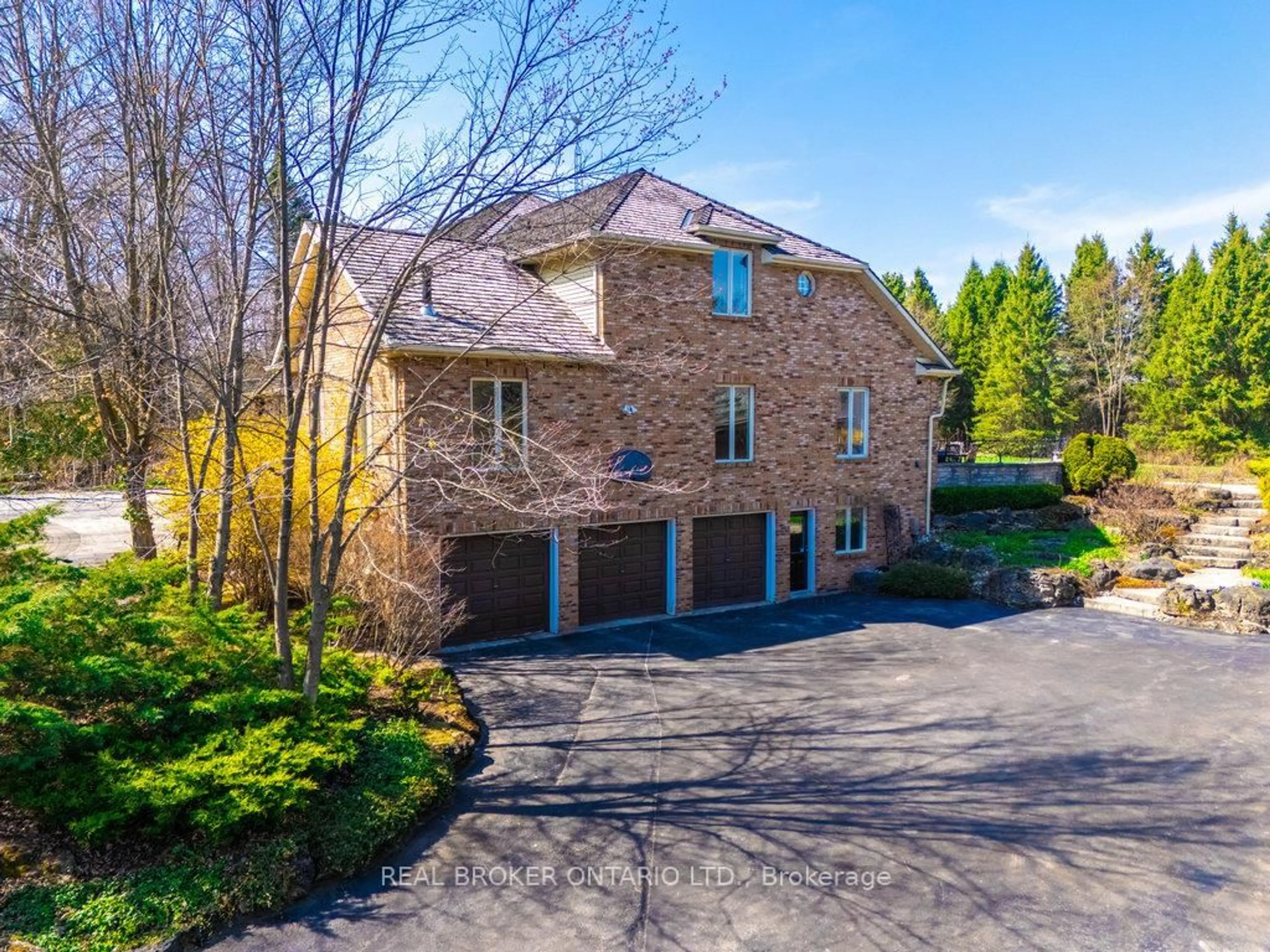A pic from outside/outdoor area/front of a property/back of a property/a pic from drone, street for 13701 Fourth Line, Milton Ontario N0B 2K0