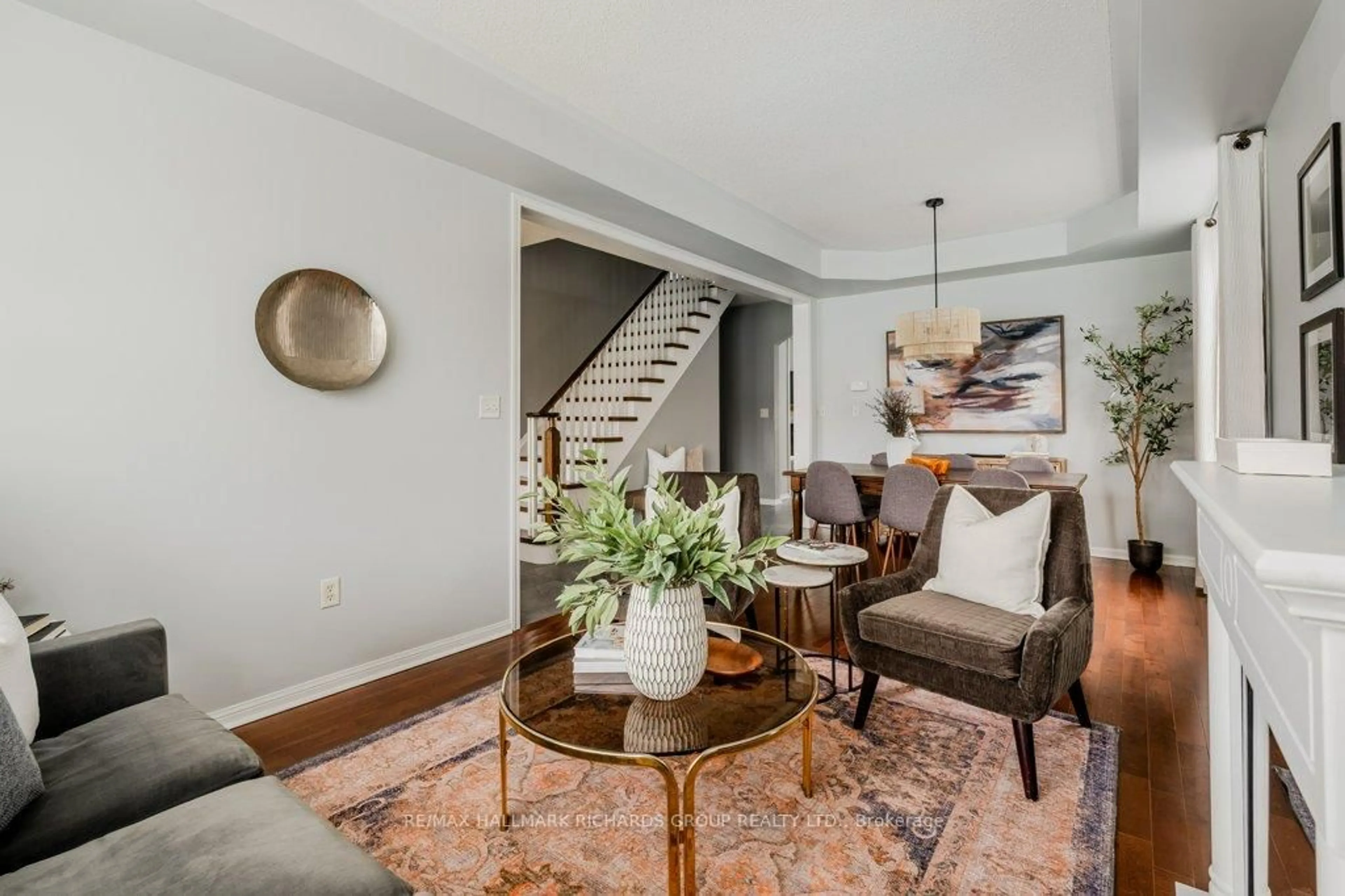 Living room with furniture, unknown for 809 Trudeau Dr, Milton Ontario L9T 5T7