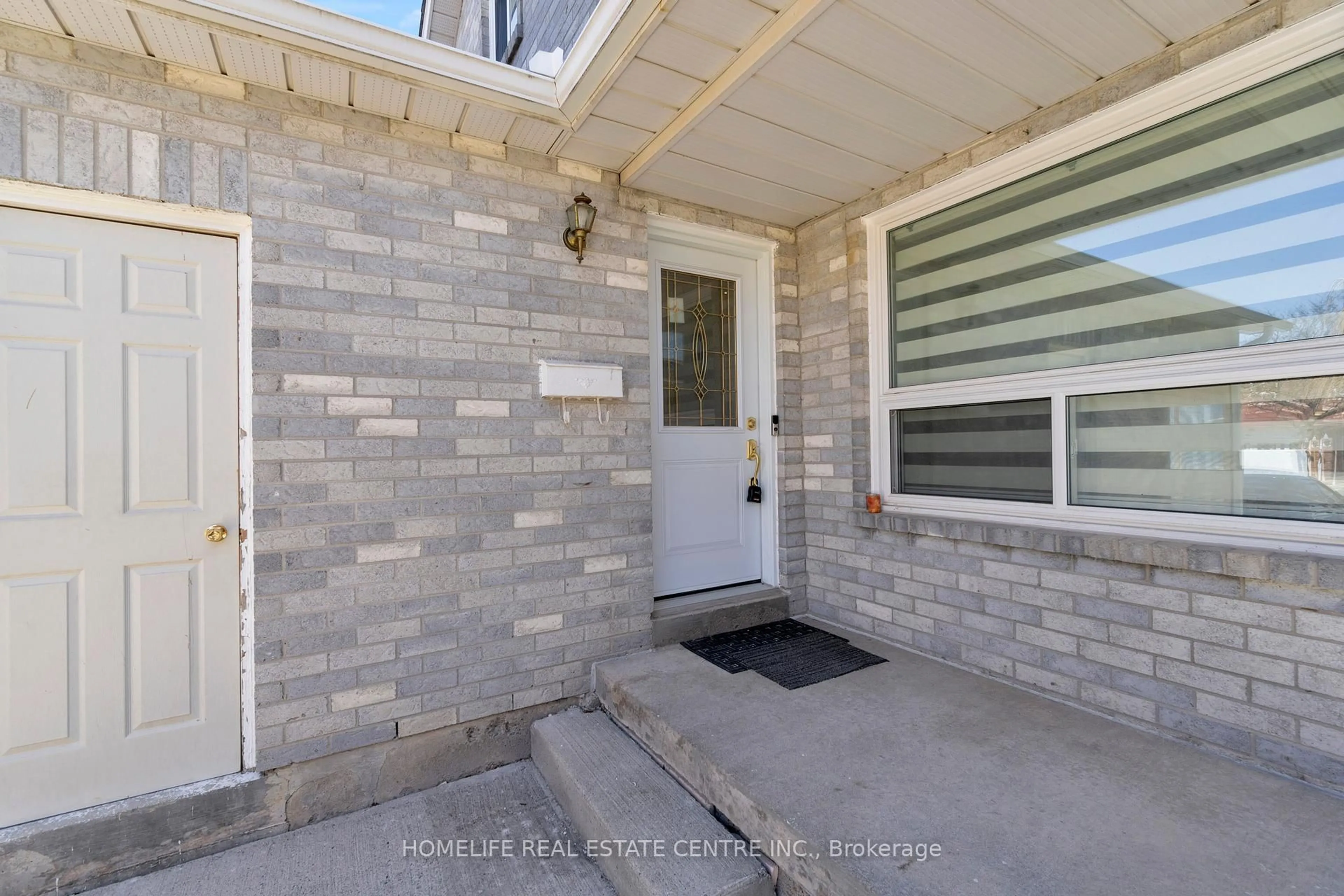Unknown for 28 Donna Dr, Brampton Ontario L6Z 3T2