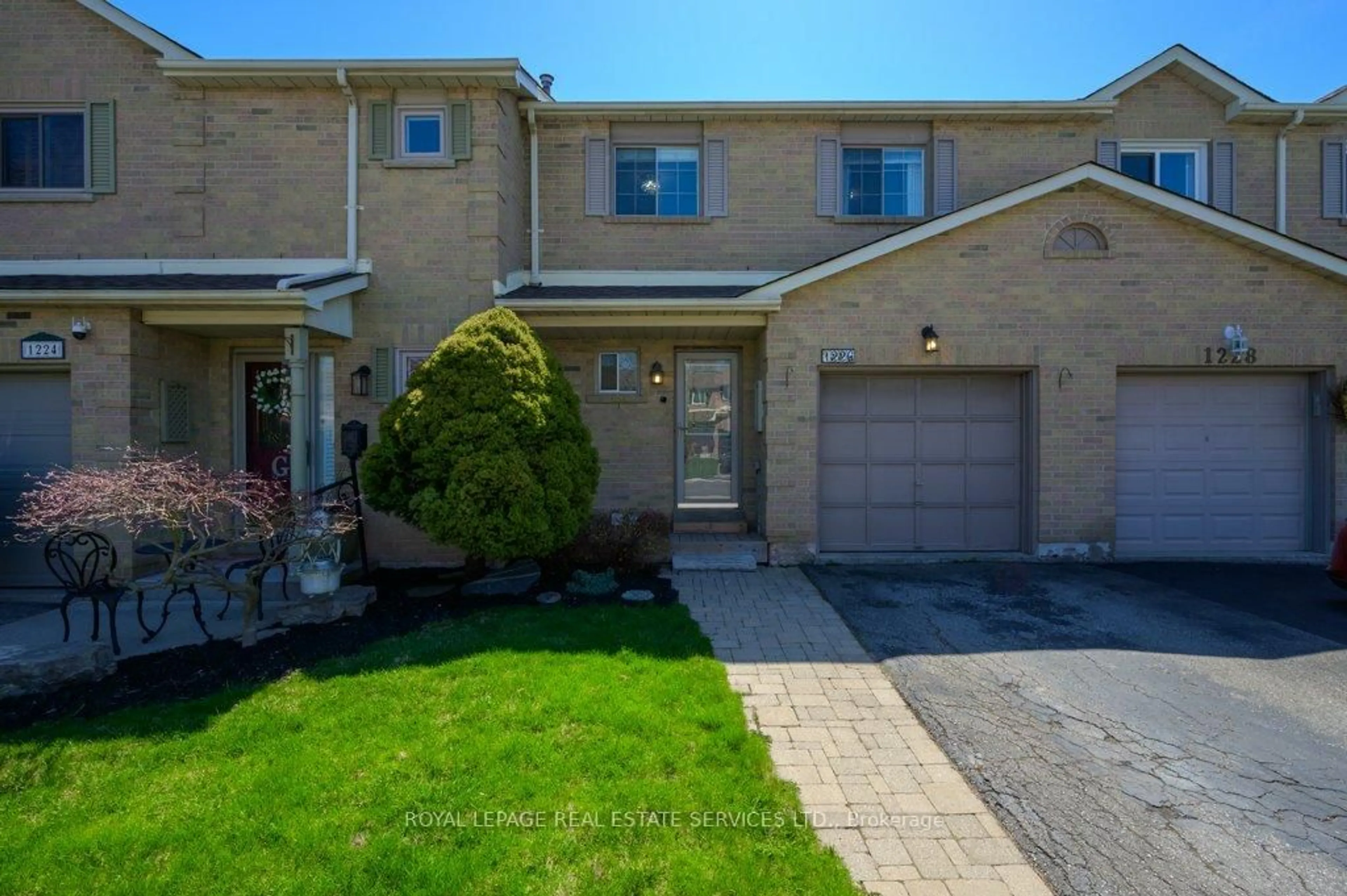 Home with brick exterior material, street for 1226 Cottonwood Cres, Oakville Ontario L6M 2W6