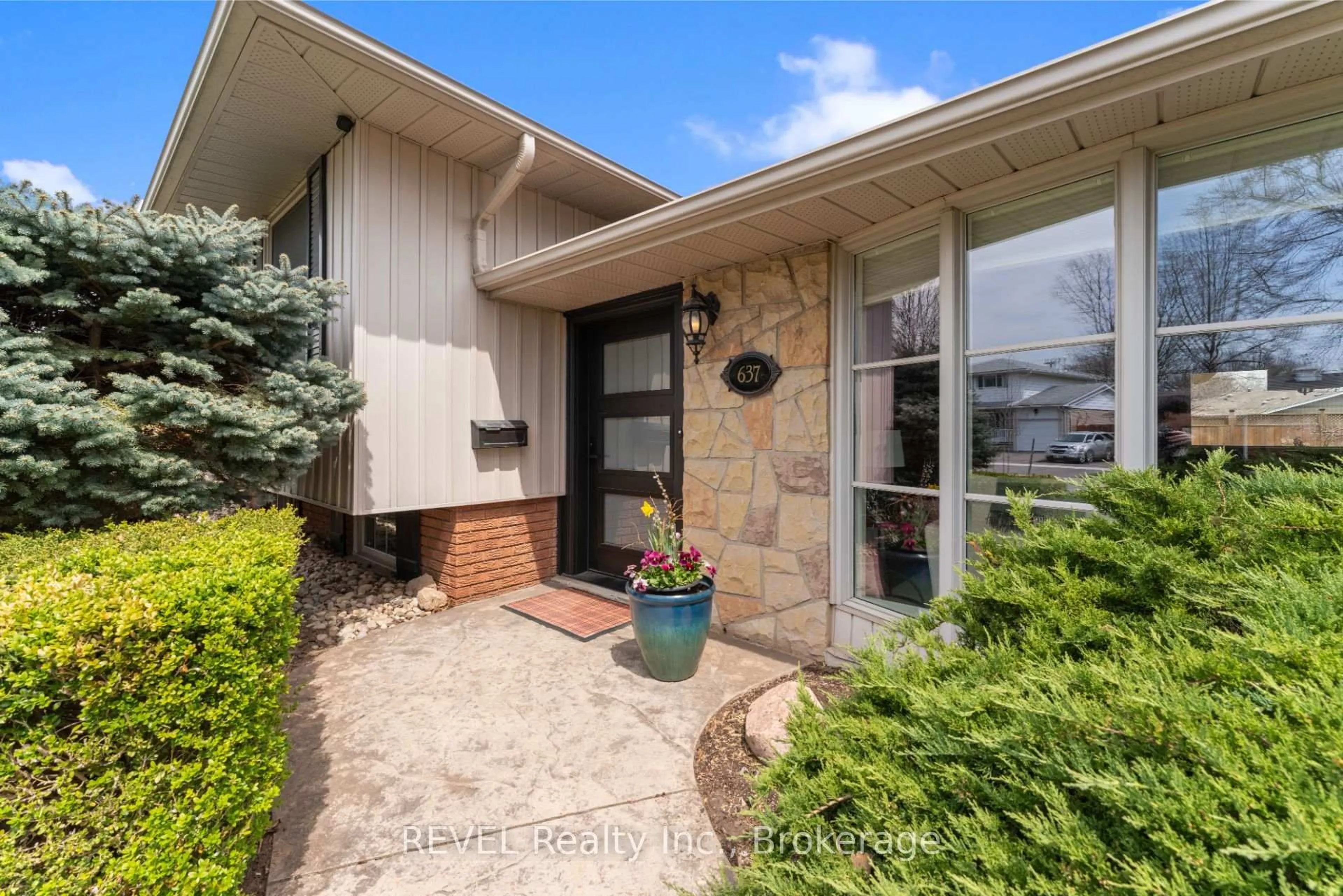 Unknown for 637 Thornwood Ave, Burlington Ontario L7N 3B9