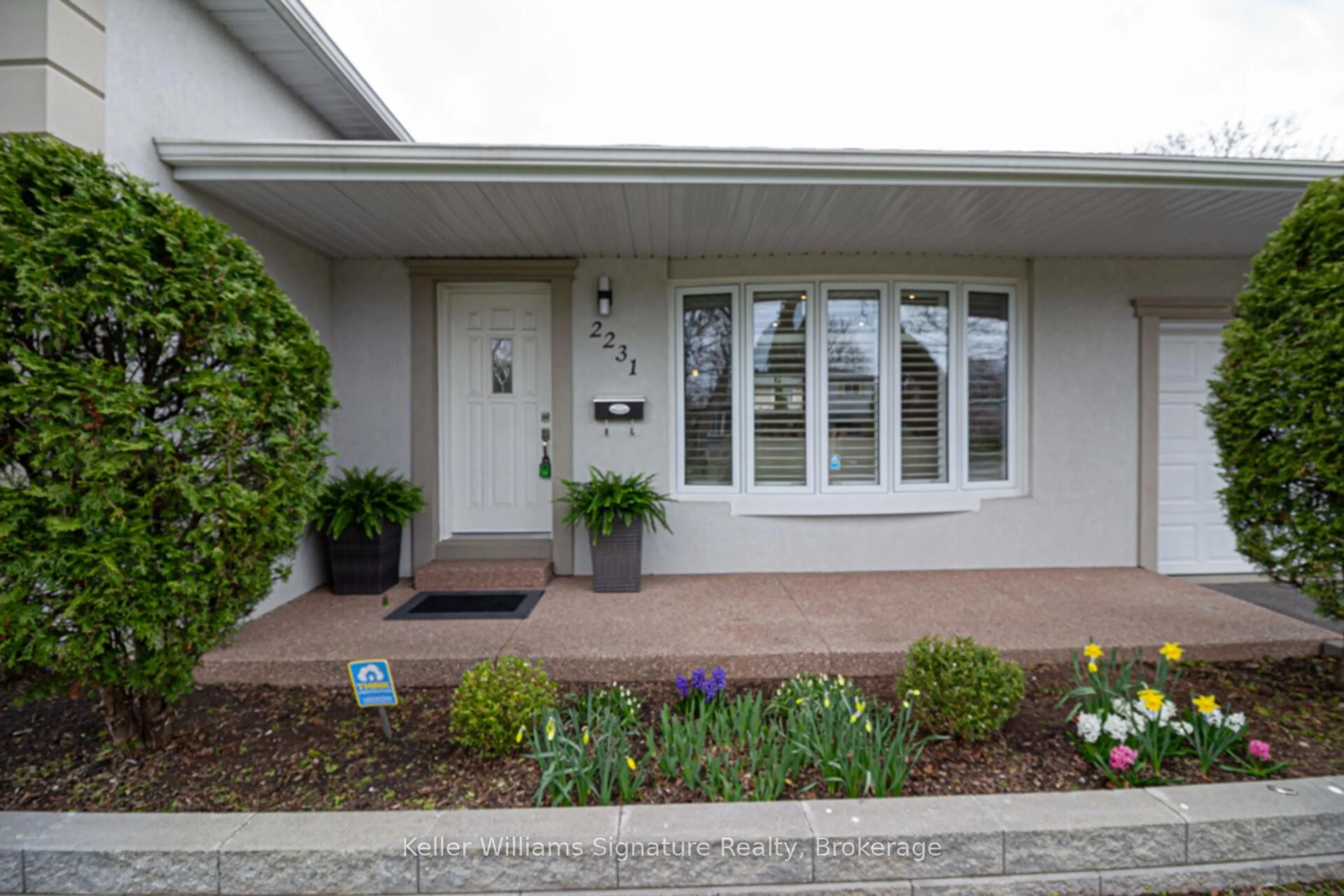 Unknown for 2231 Urwin Cres, Oakville Ontario L6L 2T3