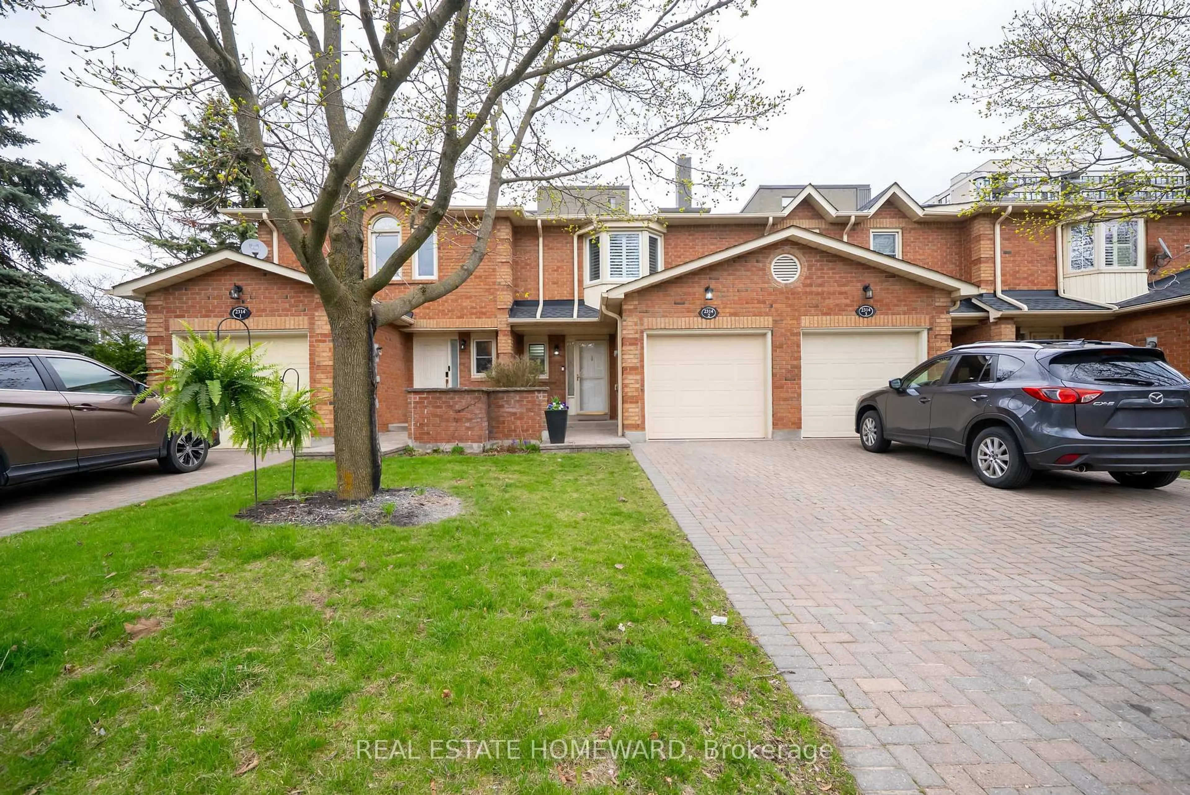 Home with brick exterior material, street for 2314 Marine Dr #2, Oakville Ontario L6L 1C3