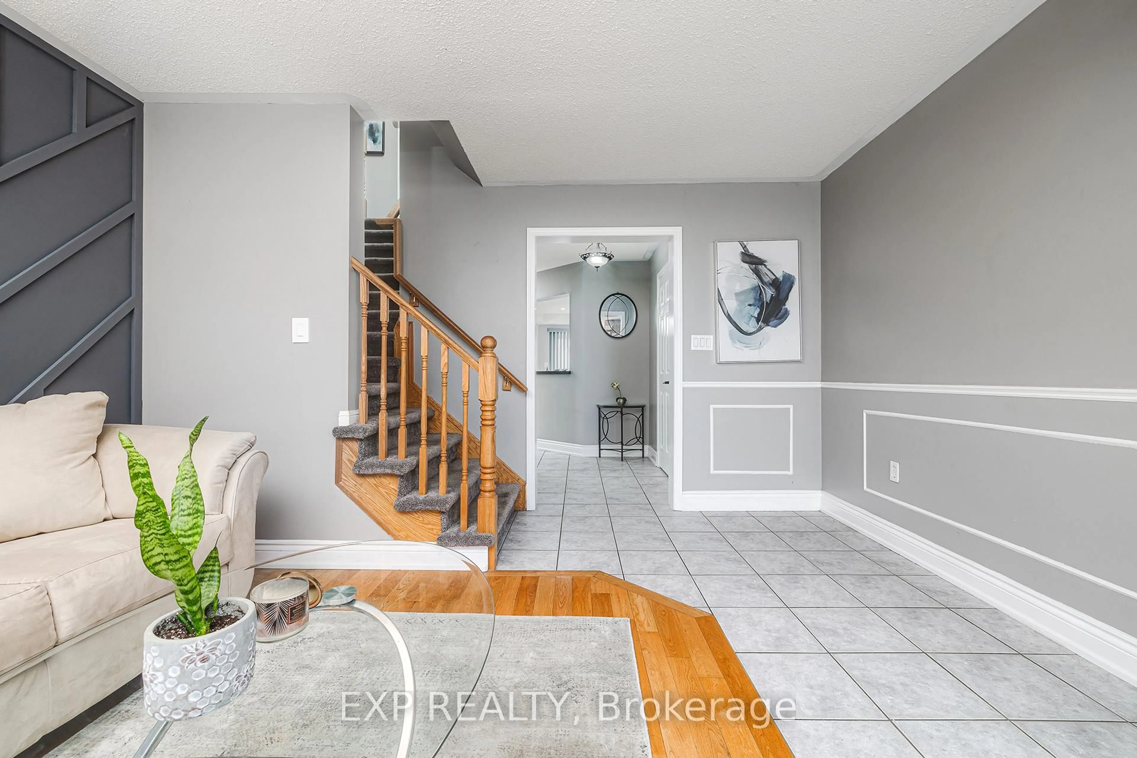 Indoor entryway for 73 Jessop Dr, Brampton Ontario L7A 3N4