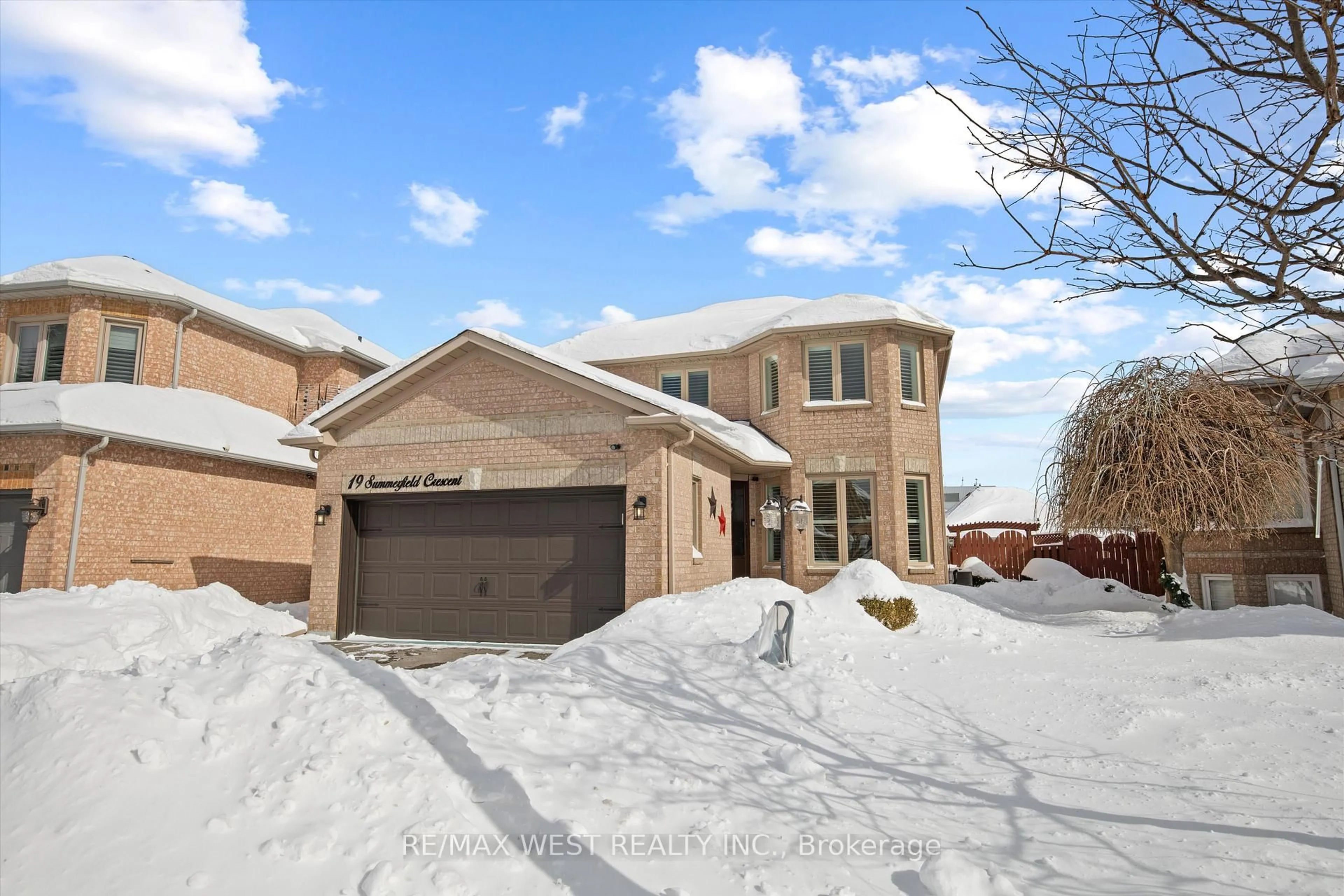 Home with brick exterior material, street for 19 Summerfield Cres, Brampton Ontario L6X 4K4