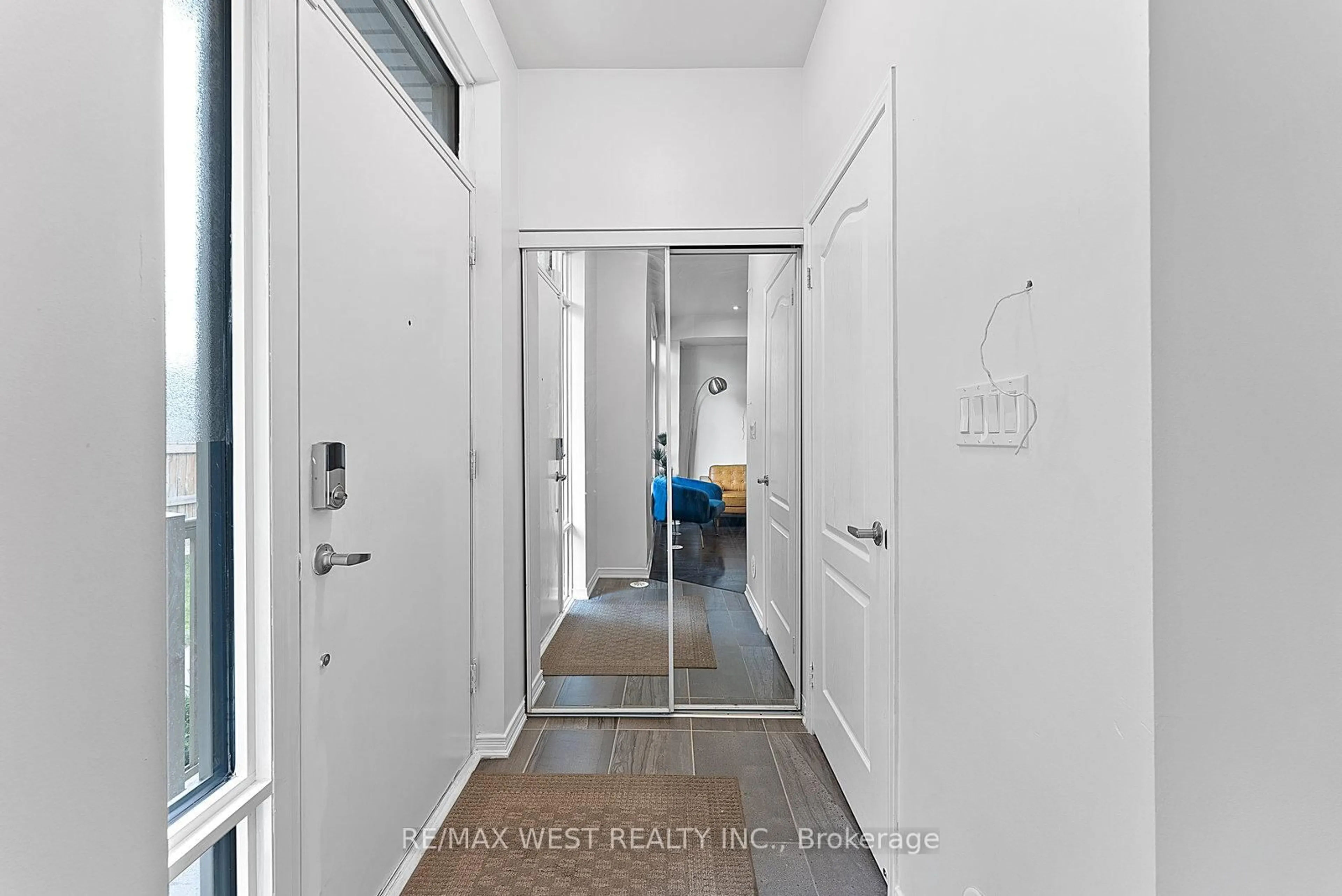 Indoor entryway for 35 Applewood Lane #58, Toronto Ontario M9C 0C1