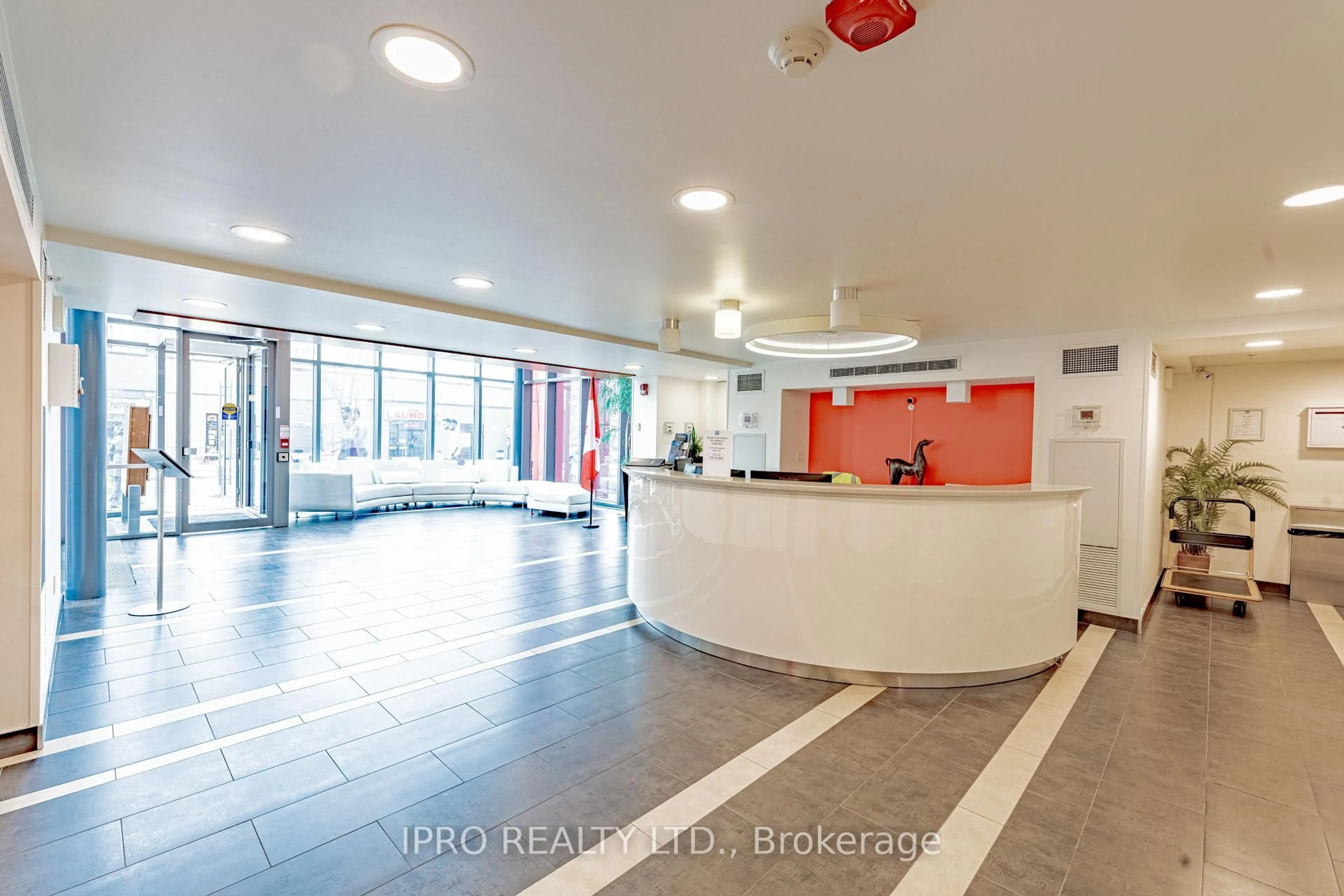 Indoor foyer for 15 James Finlay Way #625, Toronto Ontario M3M 0B3