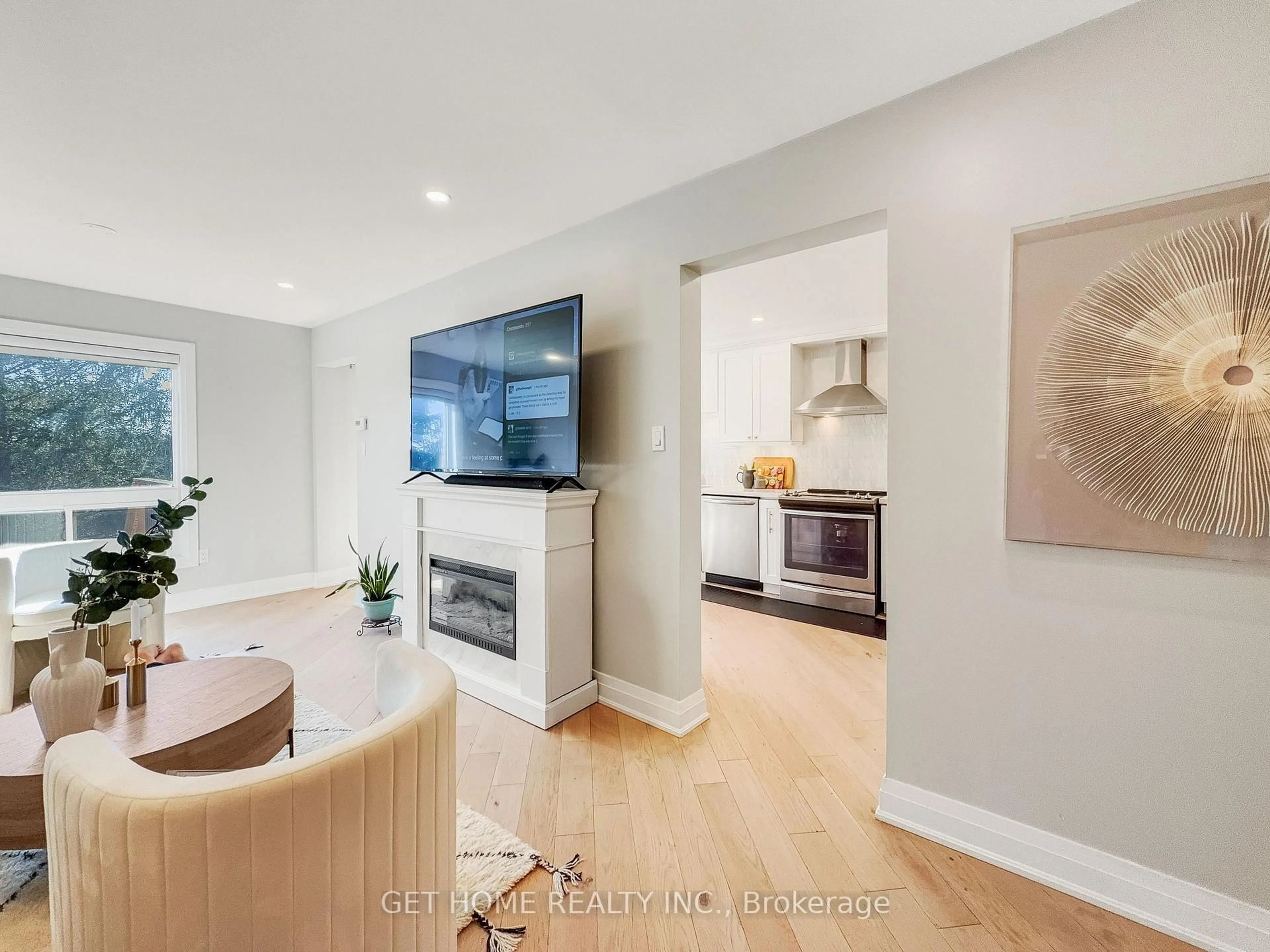 Open concept kitchen, unknown for 450 LEVANNA Lane, Oakville Ontario L6H 6B9