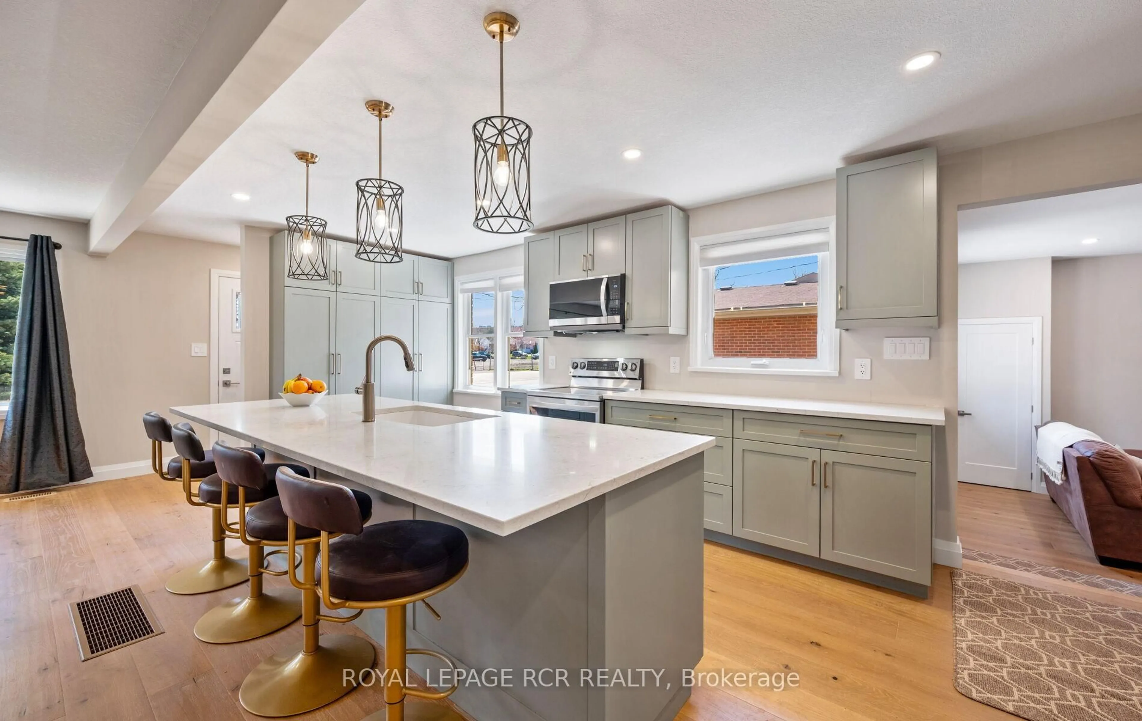 Open concept kitchen, ceramic/tile floor for 10 Faulkner St, Orangeville Ontario L9W 2G3