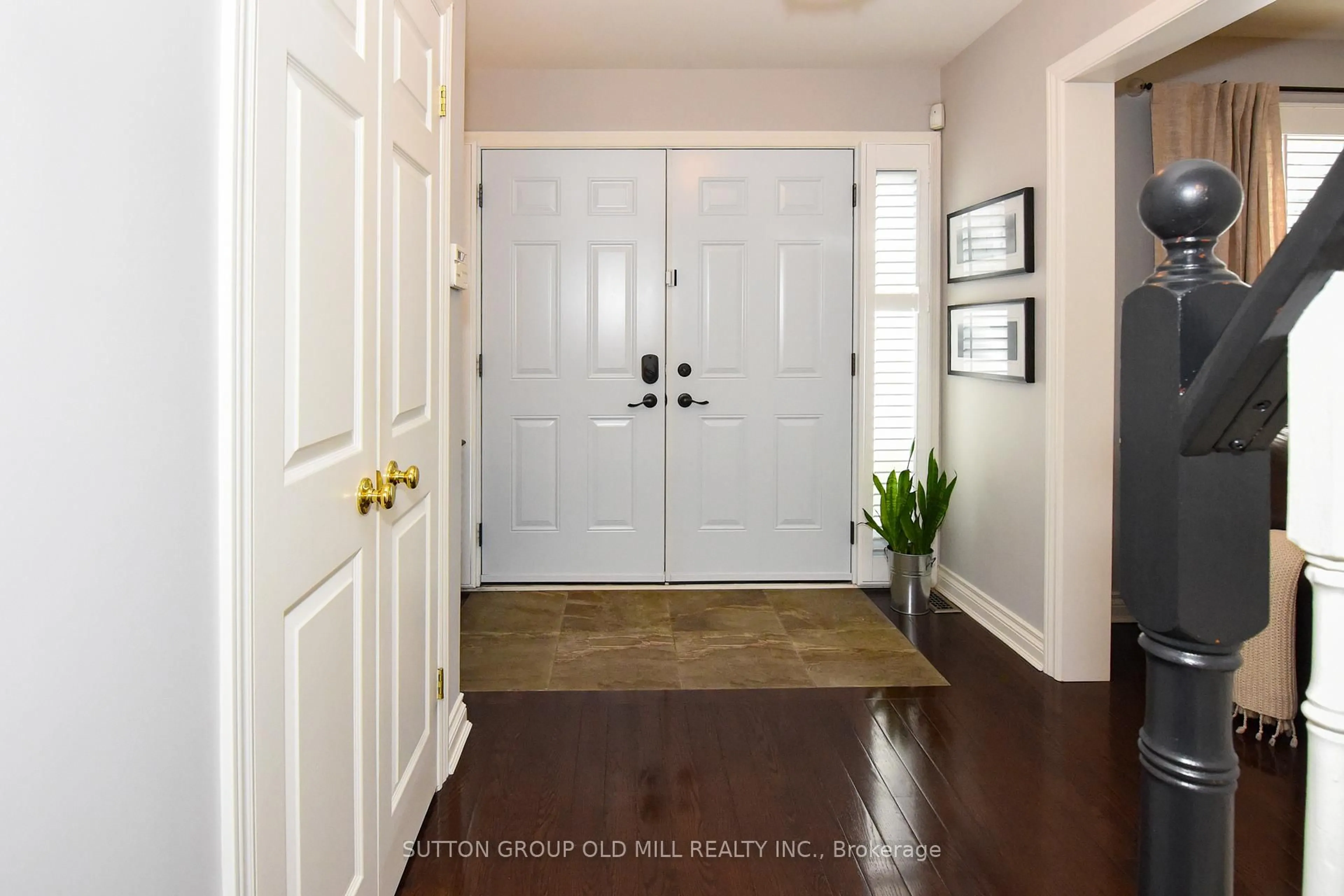 Indoor entryway for 4635 Regents Terr #59, Mississauga Ontario L5R 1X5
