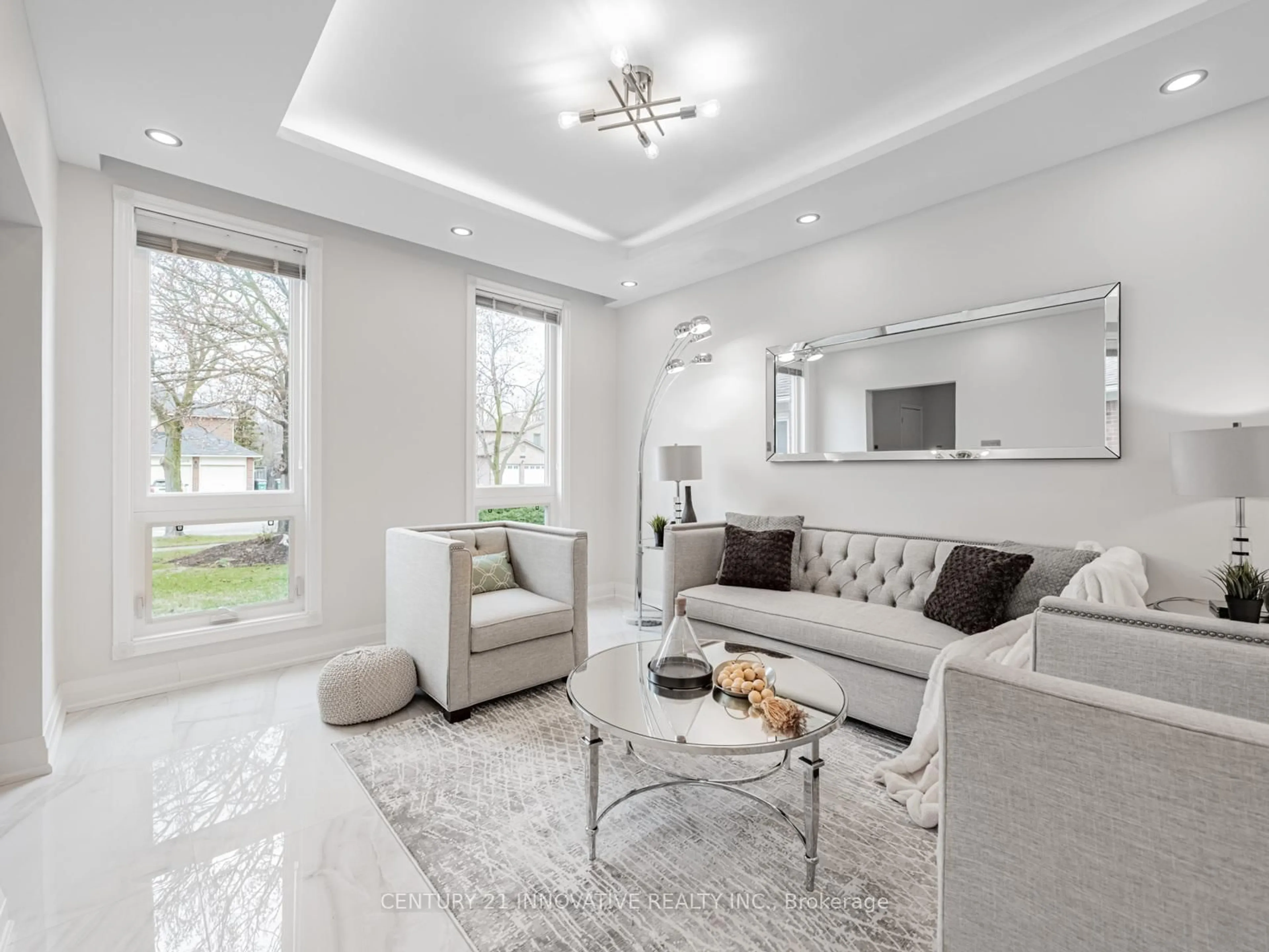 Living room with furniture, unknown for 4469 Beacon Lane, Mississauga Ontario L5C 4K9