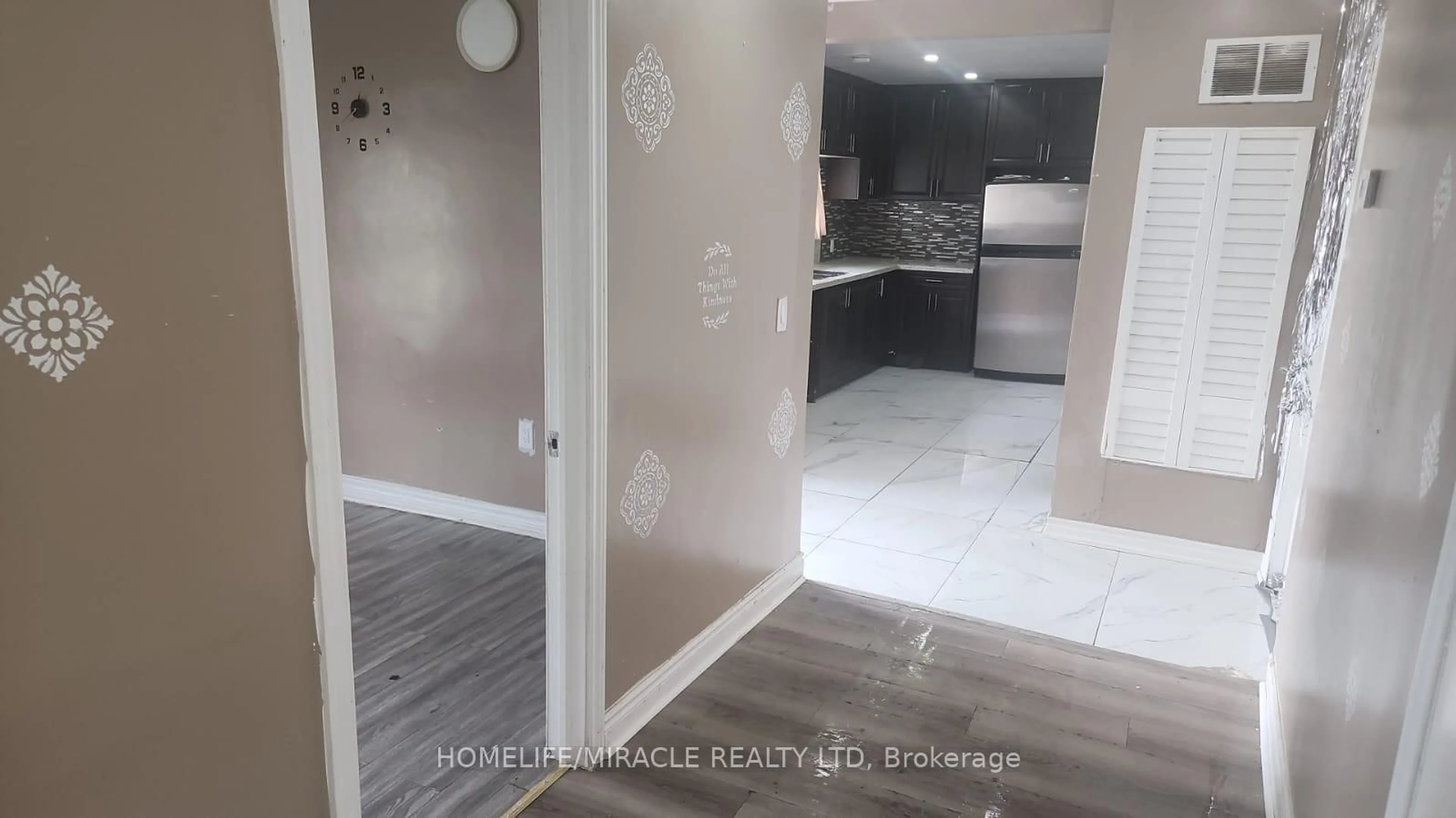 Unknown for 7529 Homeside Gdns, Mississauga Ontario L4T 2A8