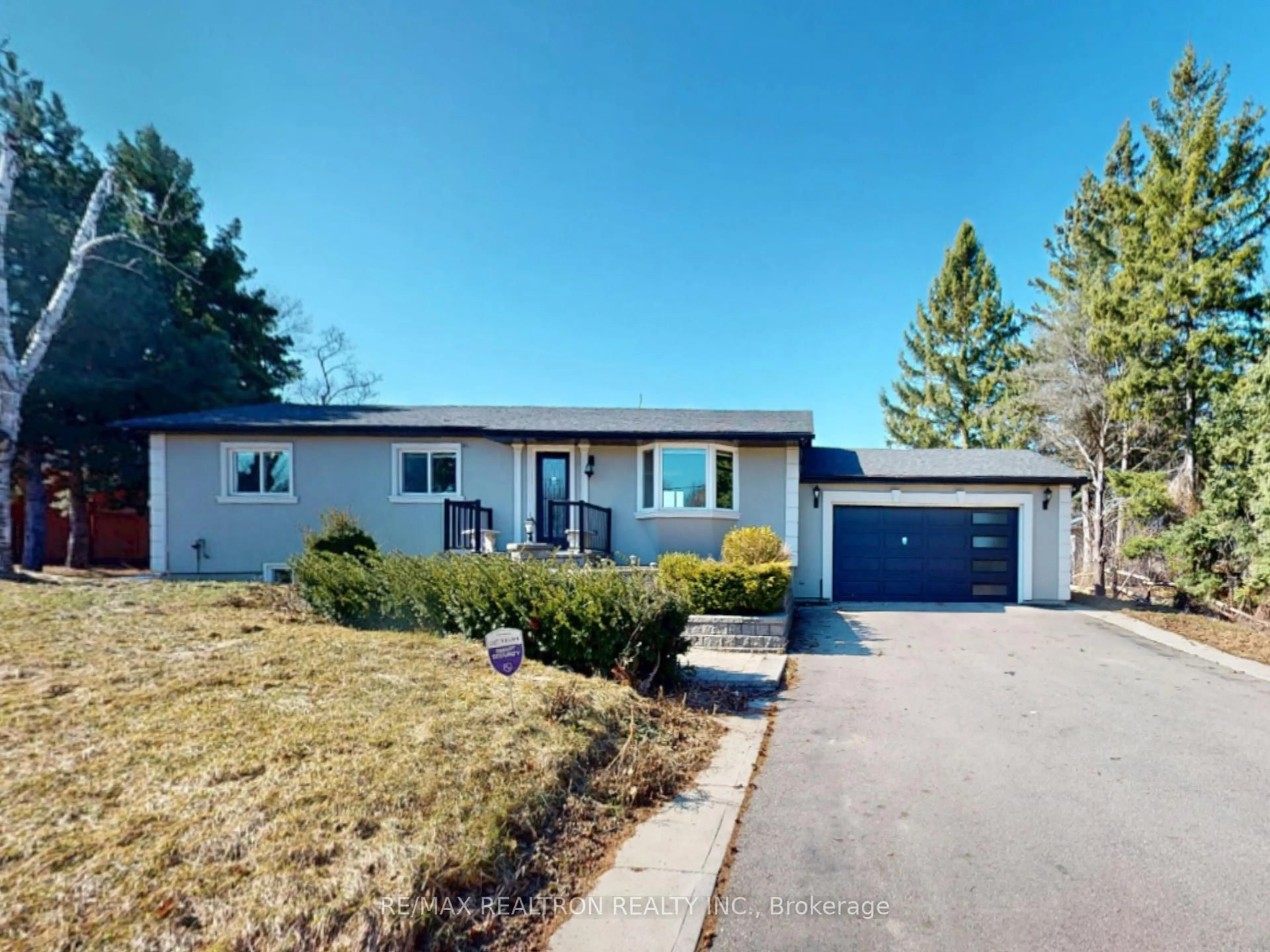 Home with vinyl exterior material, street for 9446 Eighth Line, Halton Hills Ontario L7G 4S5