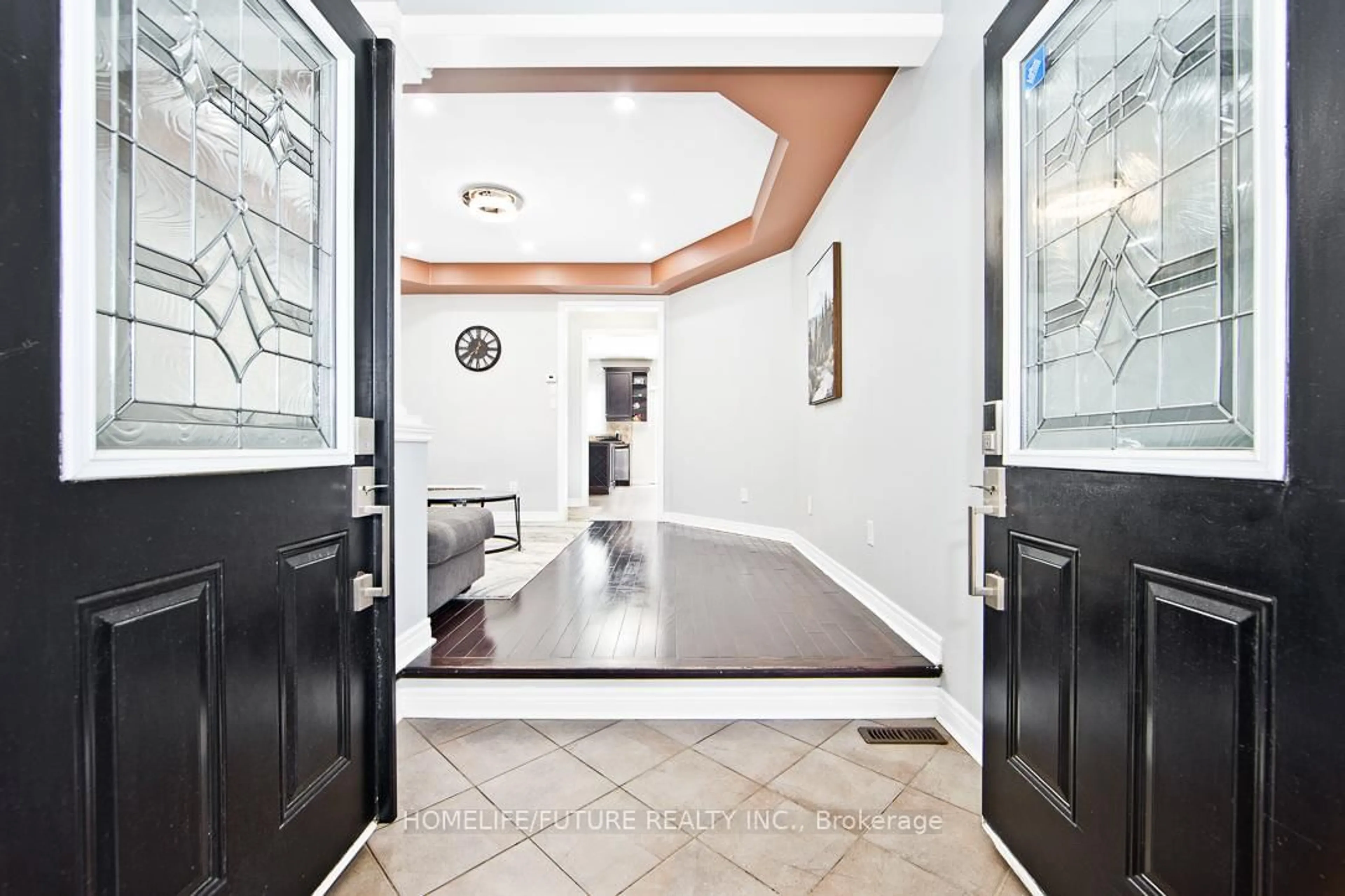 Indoor foyer for 65 GAME CREEK Cres, Brampton Ontario L7A 0J3