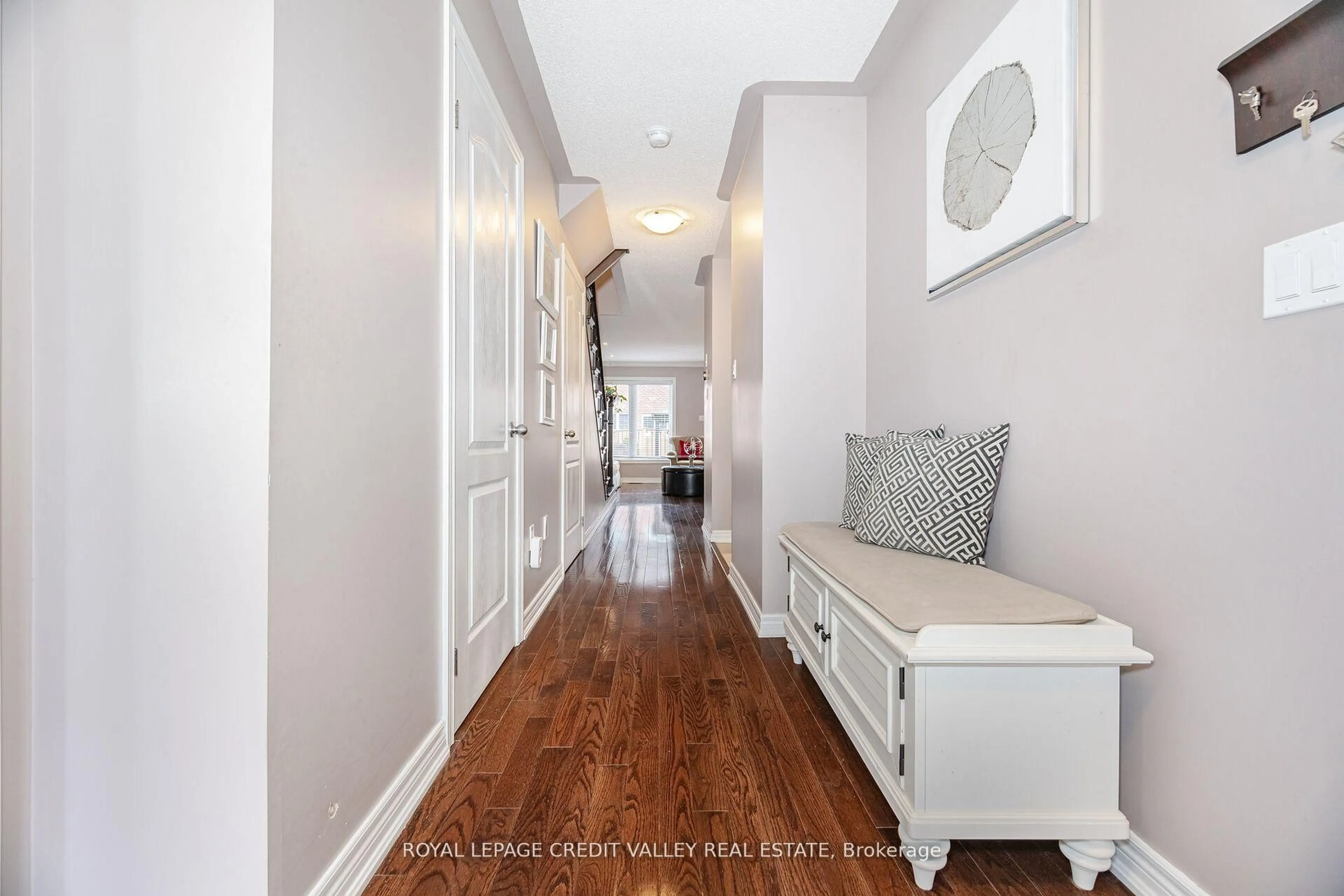 Indoor entryway for 20 Cedarbrook Rd, Brampton Ontario L6R 0W8