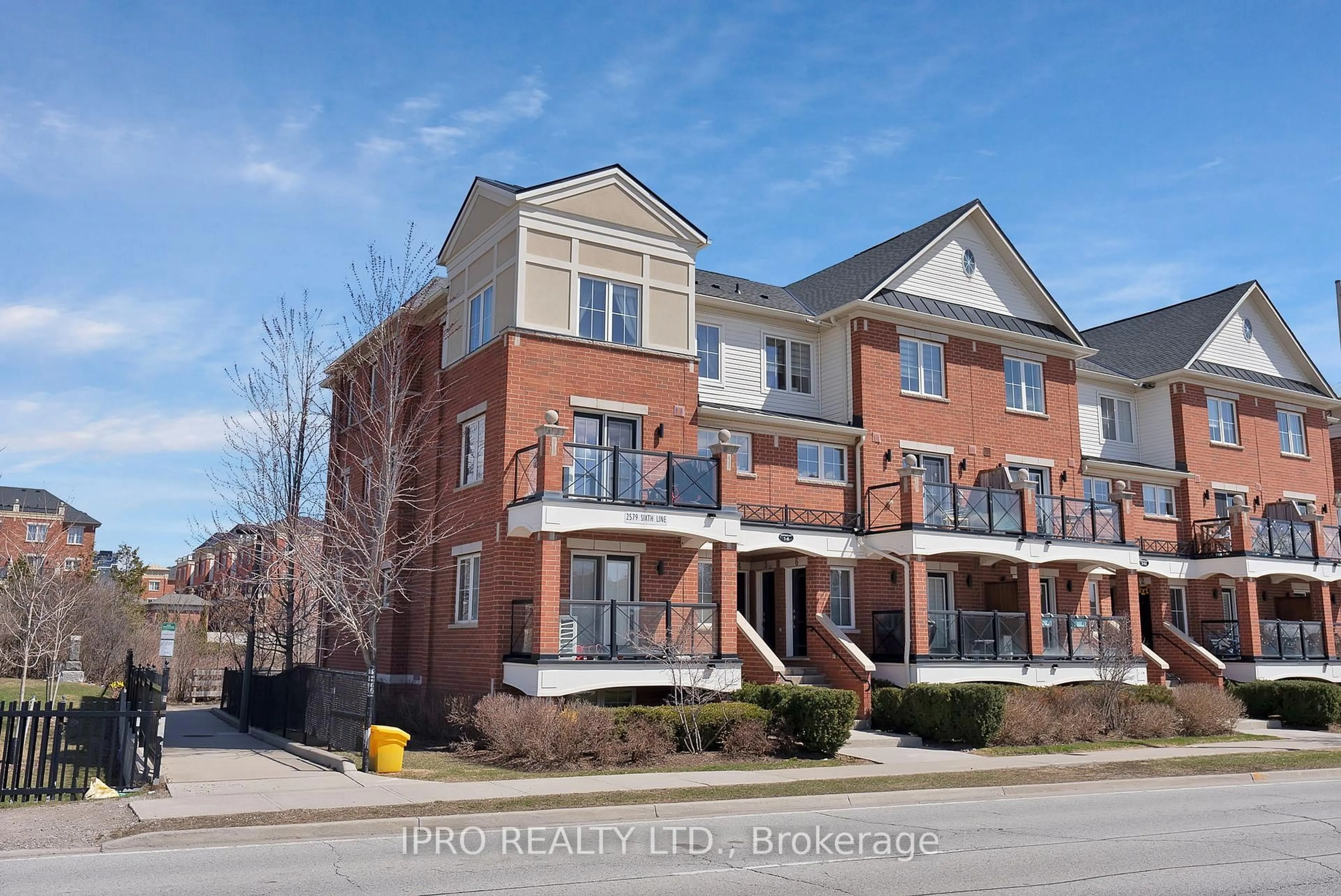 Home with brick exterior material, street for 2579 Sixth Line #Unit 3, Oakville Ontario L6H 0H7