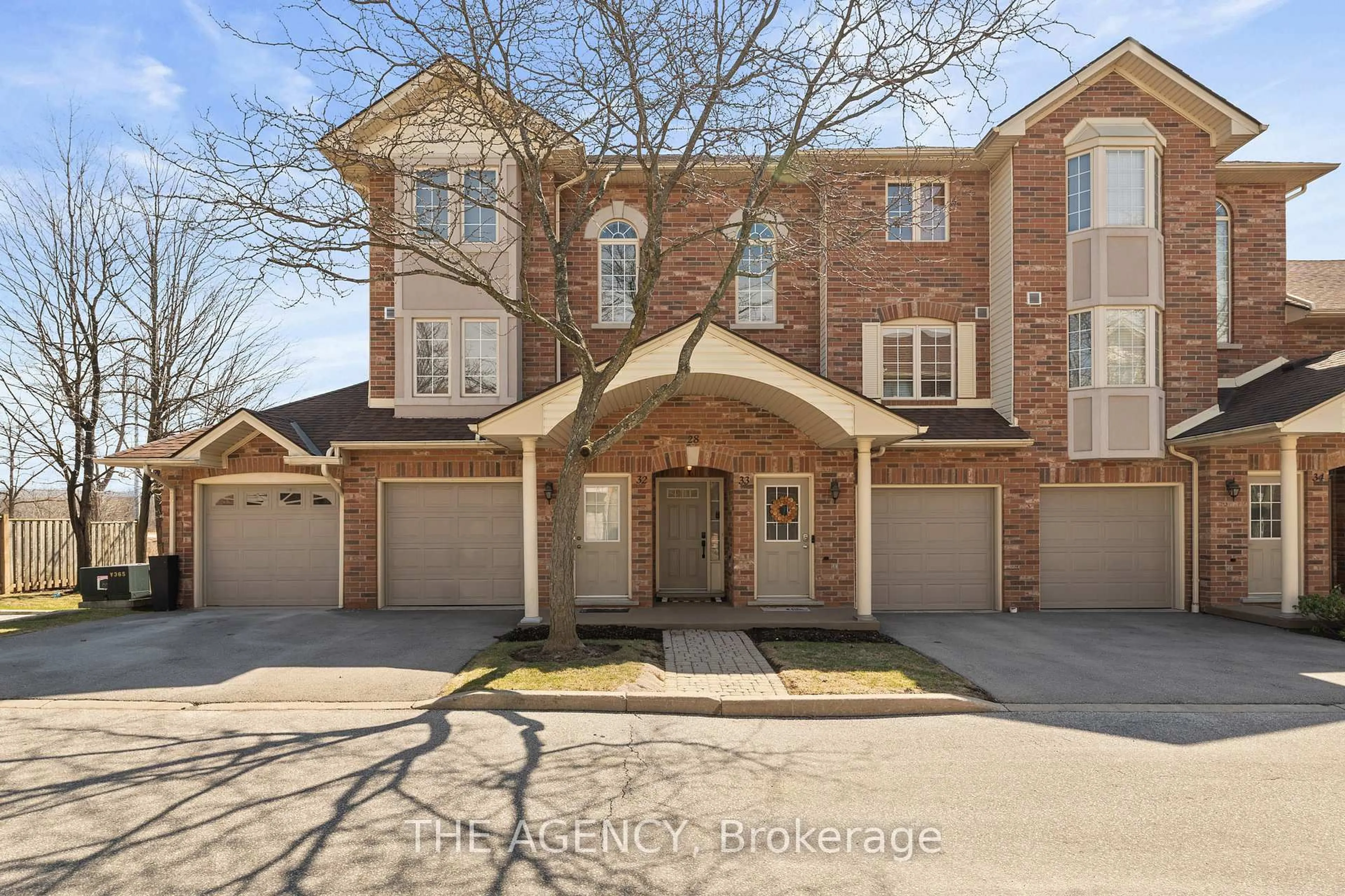 Home with brick exterior material, street for 4045 Upper Middle Rd #28, Burlington Ontario L7M 4S8