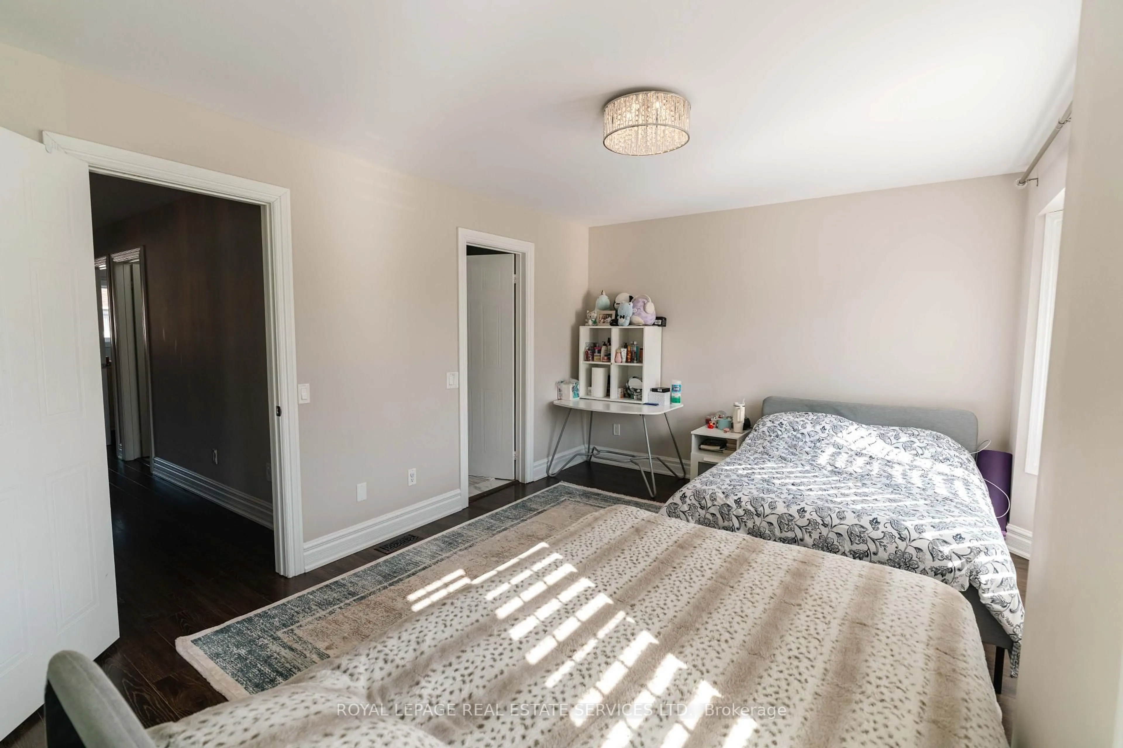 A pic of a room for 5129 Boardwalk Dr, Mississauga Ontario L5R 3X7