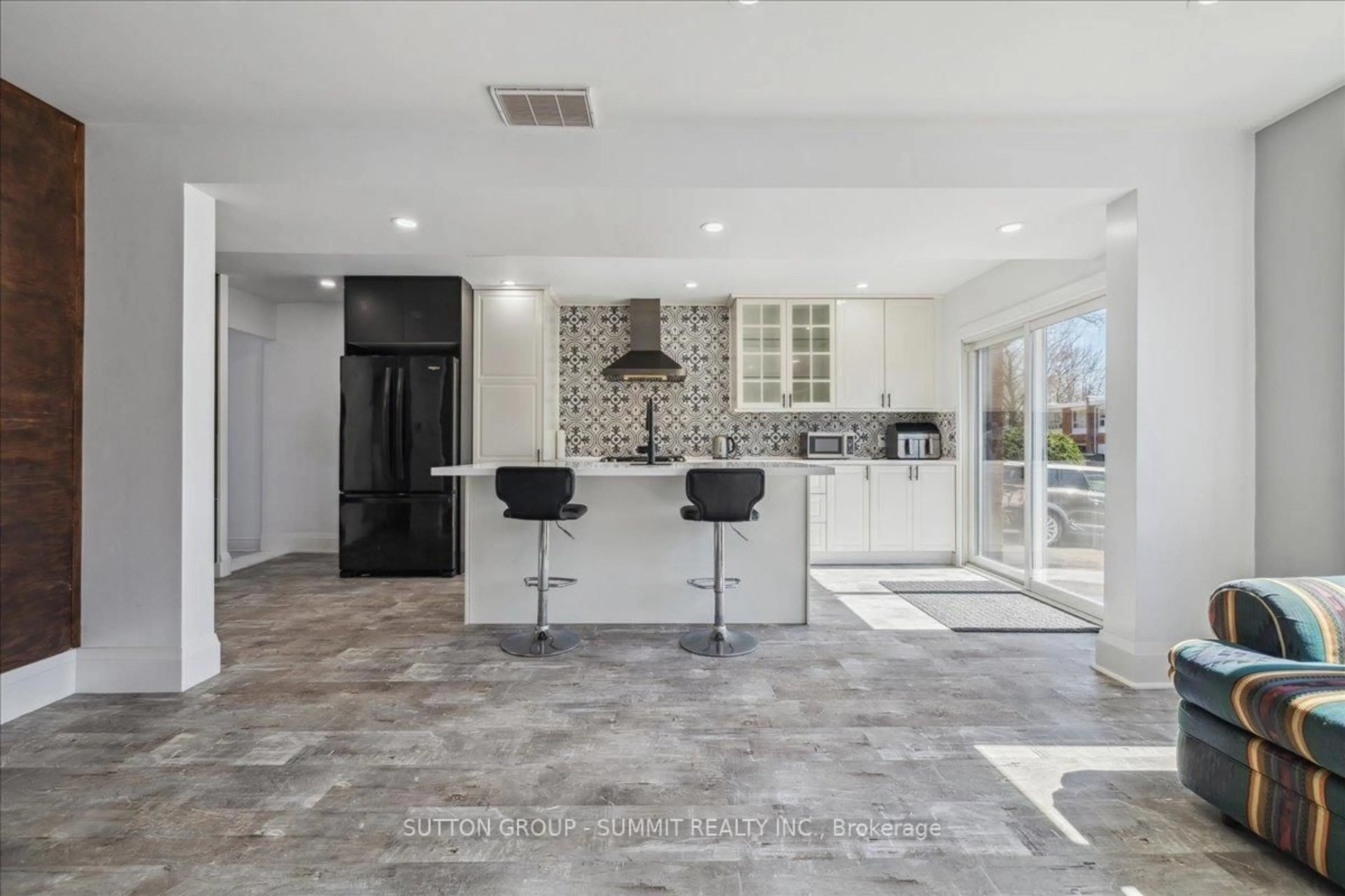 Contemporary kitchen, ceramic/tile floor for 2446 Maryvale Crt, Burlington Ontario L7P 2P2