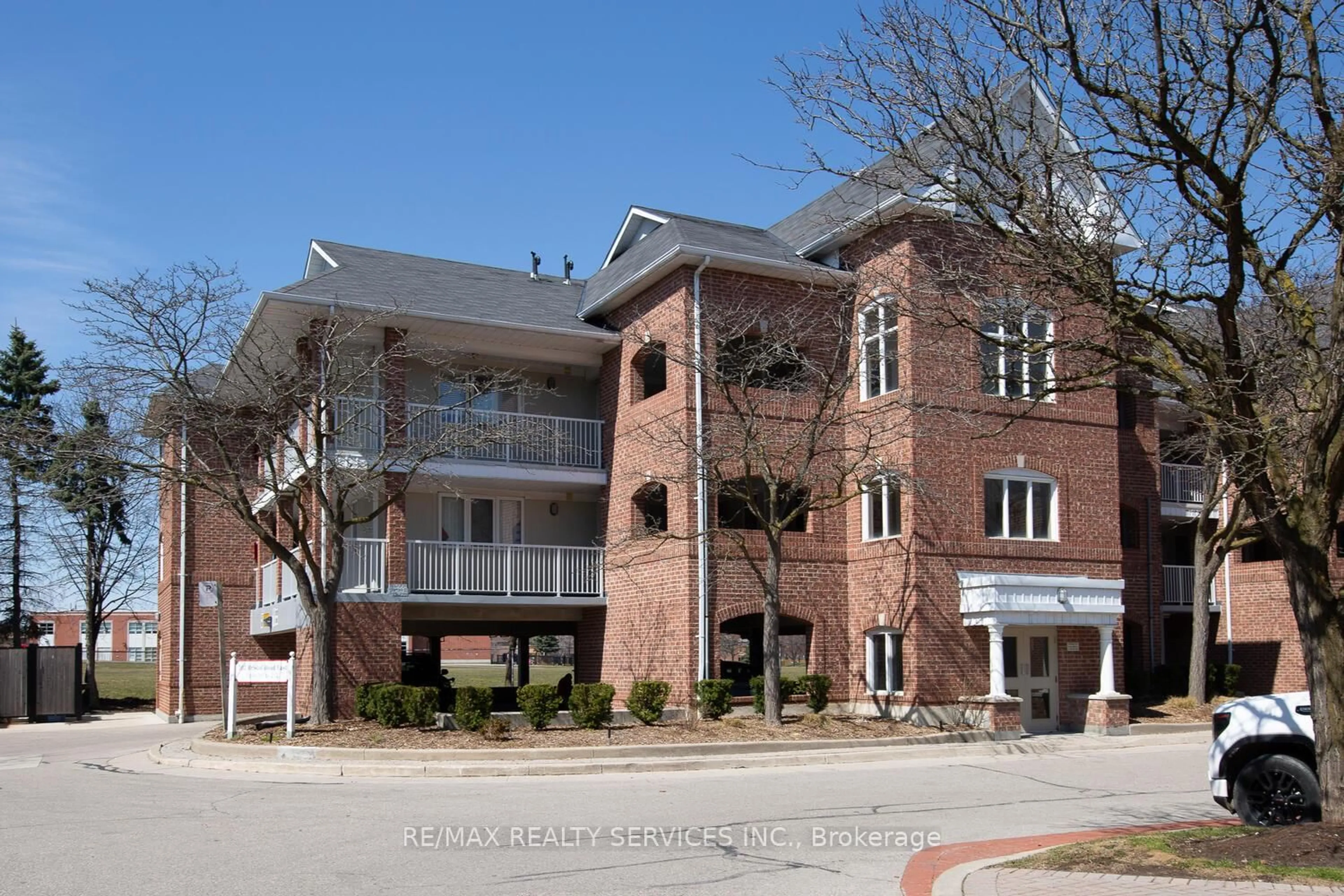 Home with brick exterior material, building for 103 Bristol Rd #210, Mississauga Ontario L4Z 3P4