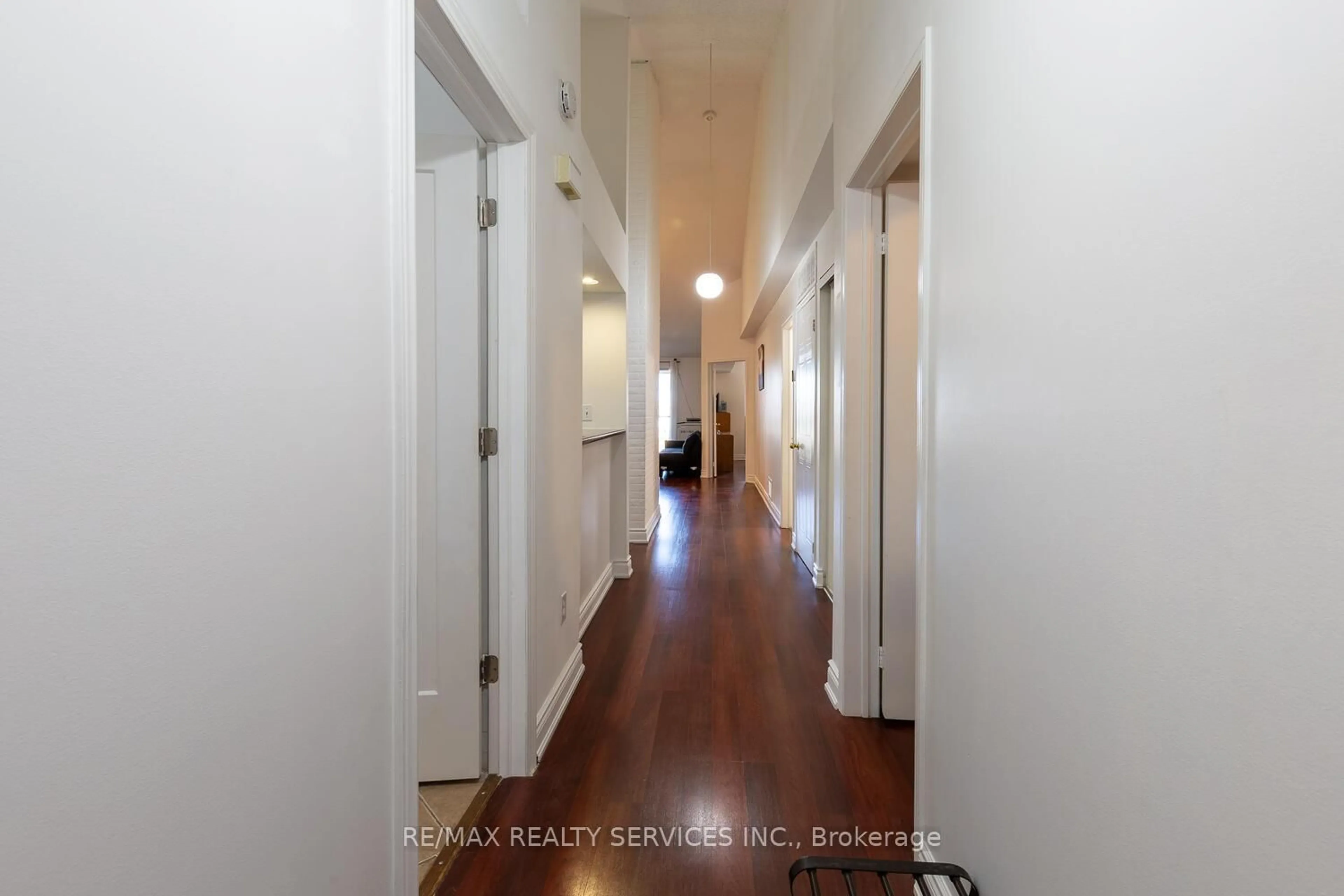 Unknown for 103 Bristol Rd #210, Mississauga Ontario L4Z 3P4