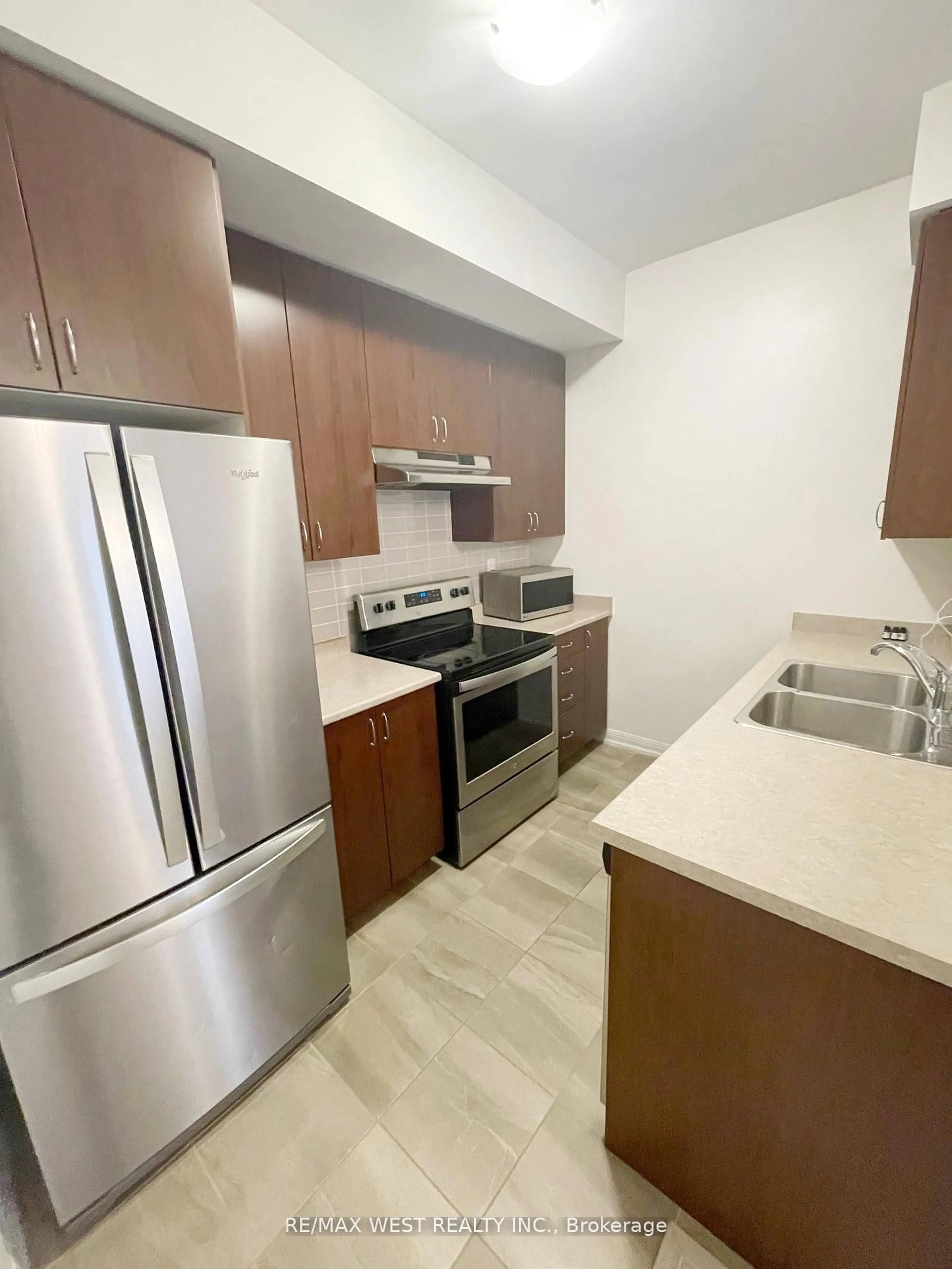 Standard kitchen, unknown for 250 Sunny Meadow Blvd #302, Brampton Ontario L6R 3Y6