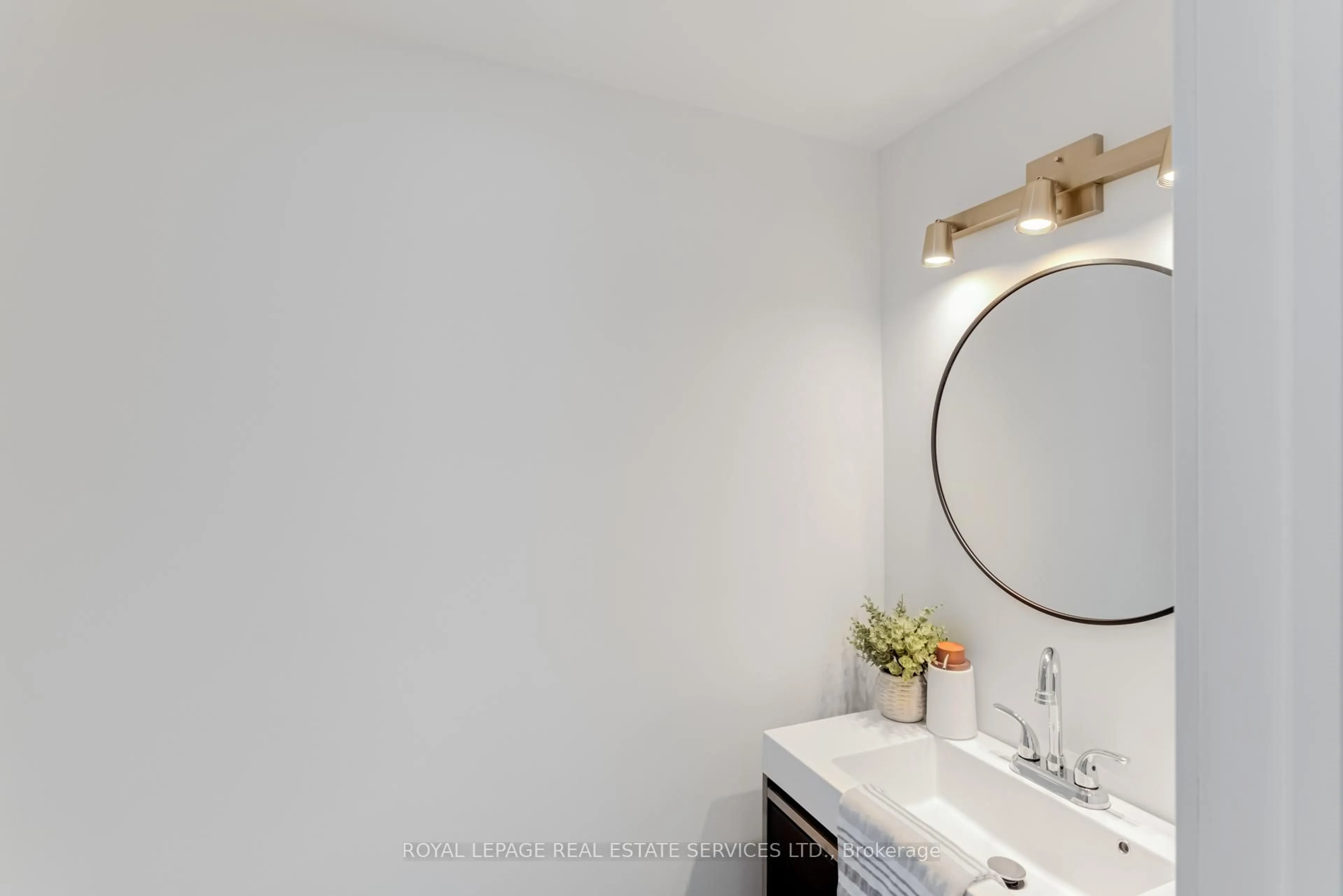 Contemporary bathroom, ceramic/tile floor for 4 Bradbrook Rd #2, Toronto Ontario M8Z 5V3