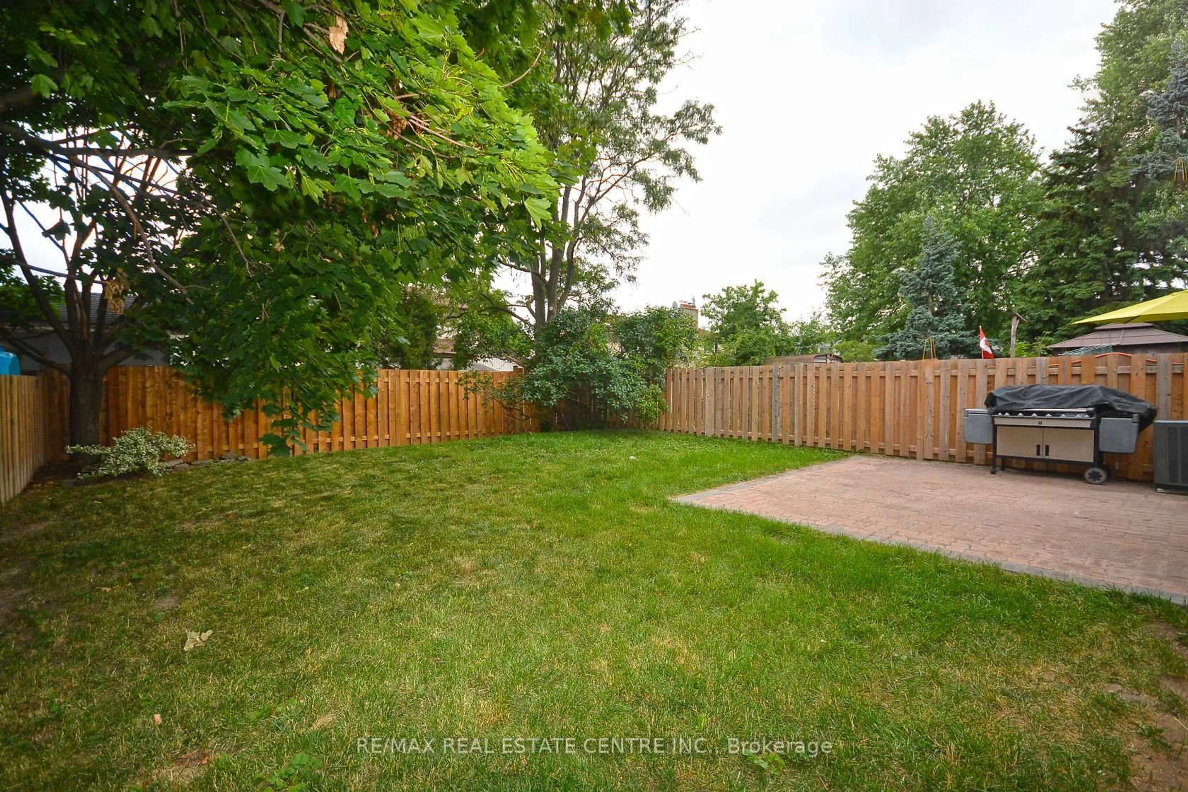 Patio, street for 2912 Arvida Circ, Mississauga Ontario L5N 1R5
