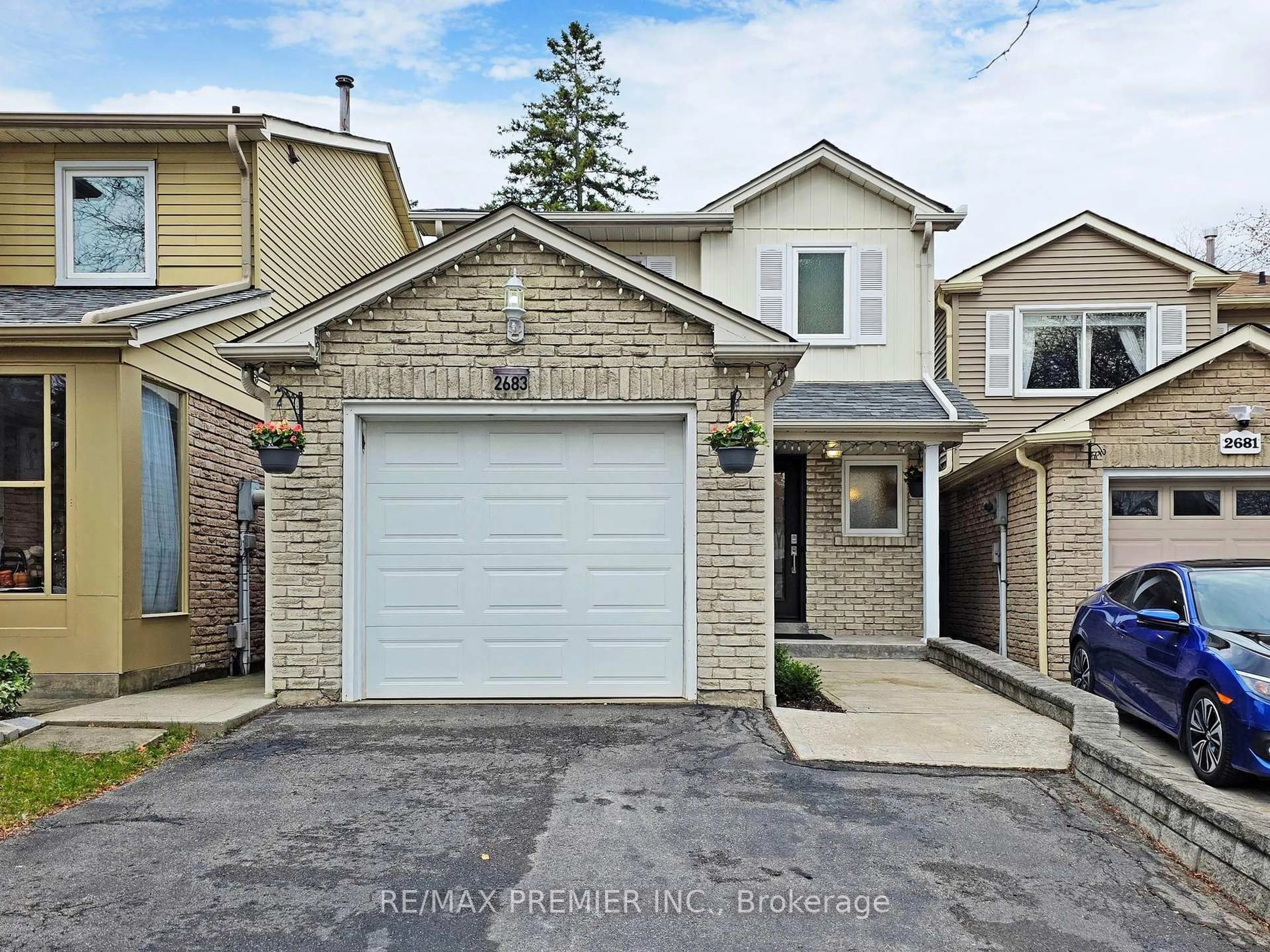Home with brick exterior material, street for 2683 Romark Mews, Mississauga Ontario L5L 2Z4