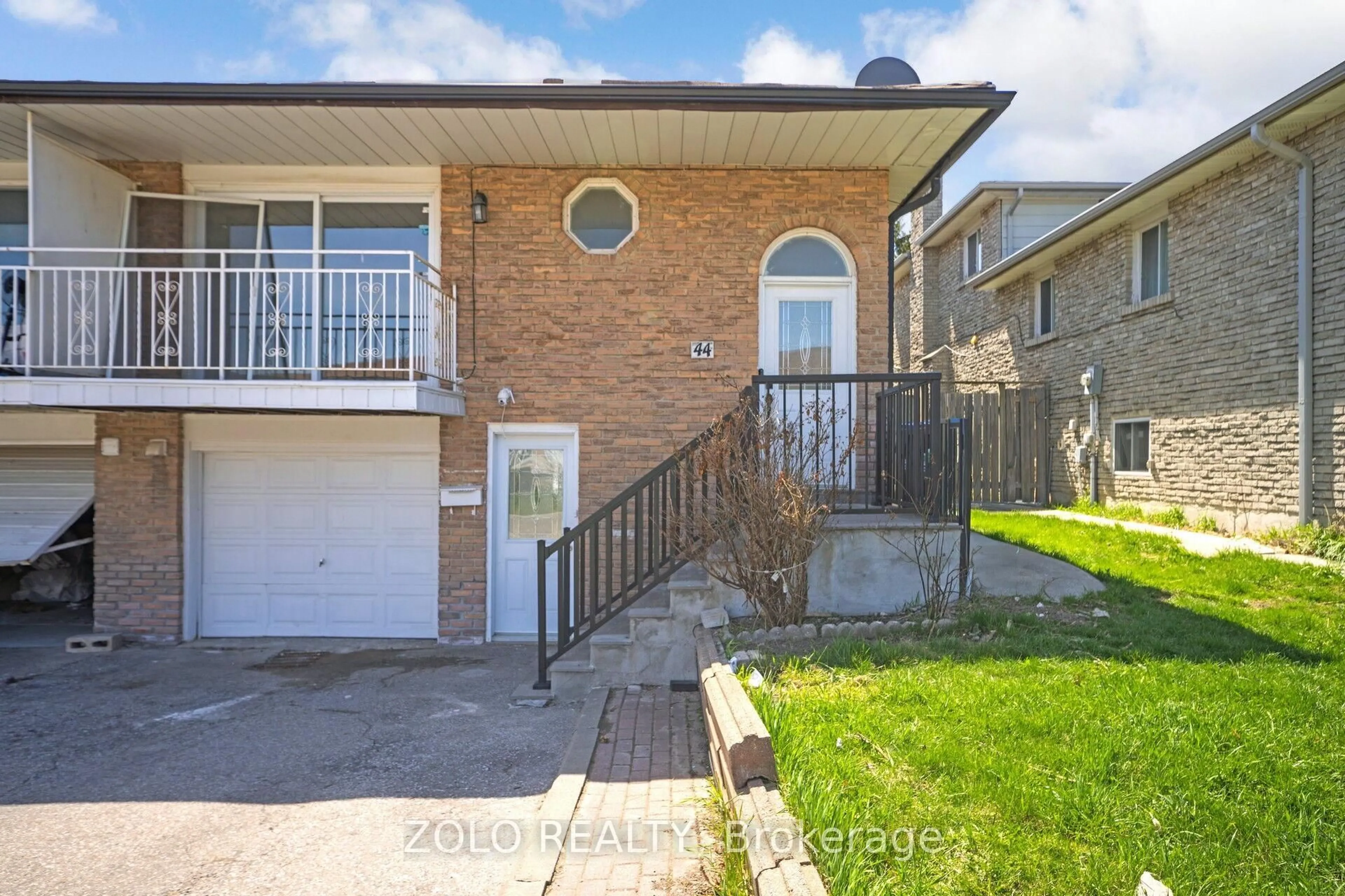 Unknown for 44 Fallway Rd, Brampton Ontario L6V 3H2