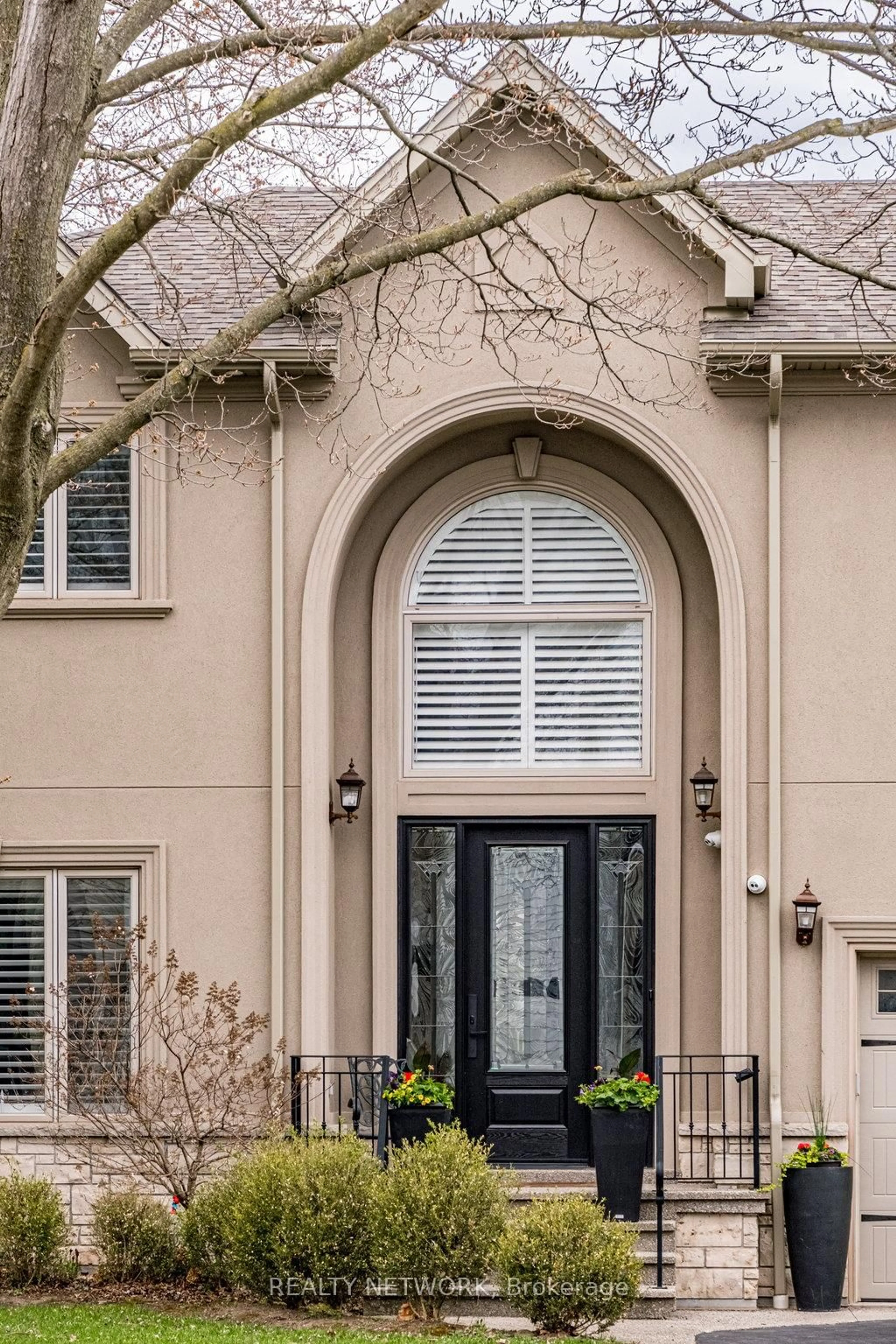 Unknown for 2293 Sovereign St, Oakville Ontario L6L 1L5