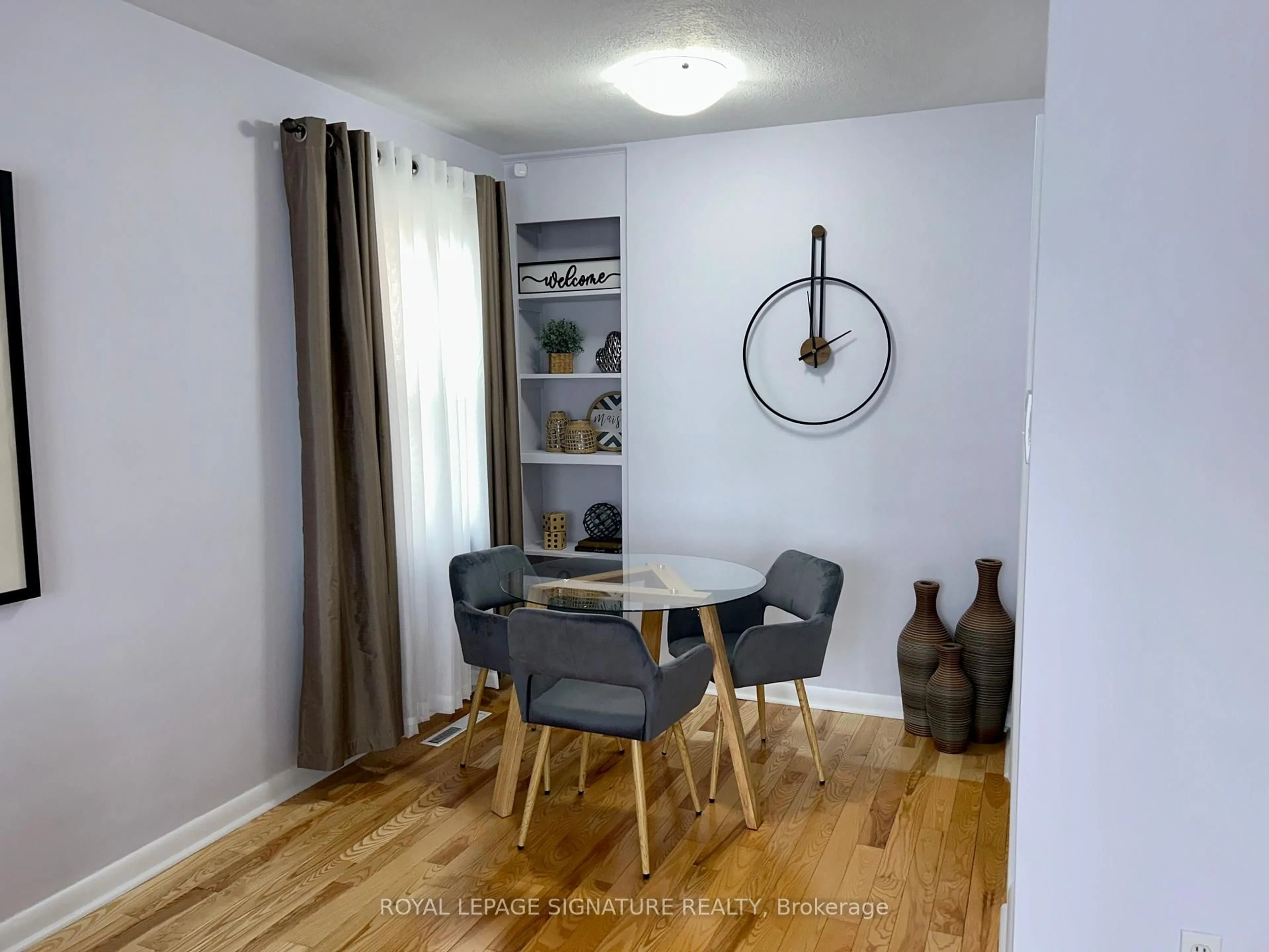Dining room, wood/laminate floor for 196 Queen St, Mississauga Ontario L5H 1L6