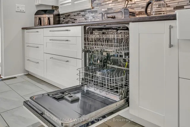 Additional property image - 2229 Promenade Crt