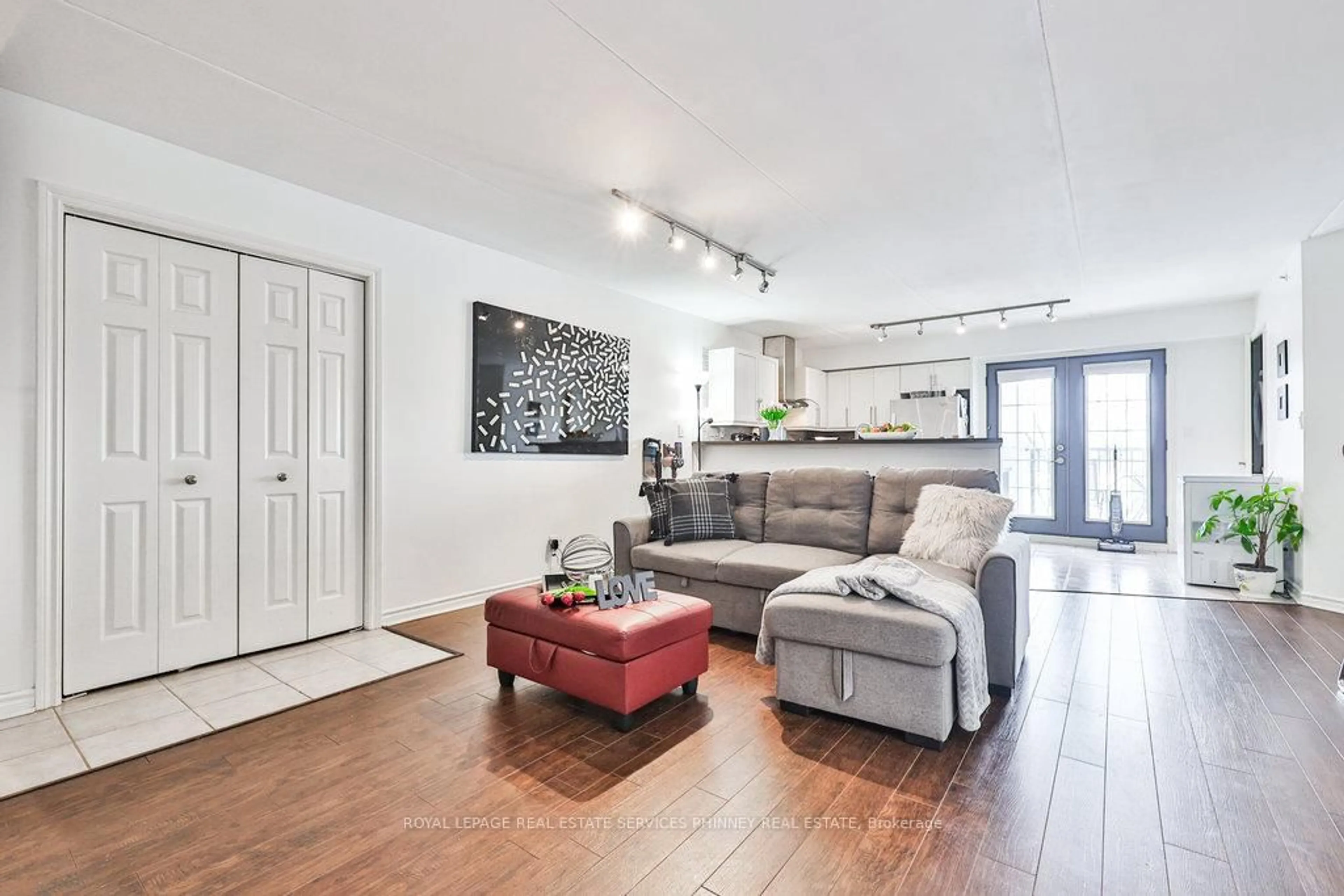 Living room with furniture, unknown for 1421 Walkers Line #215, Burlington Ontario L7M 4P4