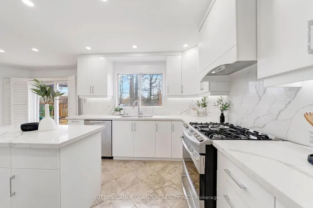Additional property image - 5215 Micmac Cres