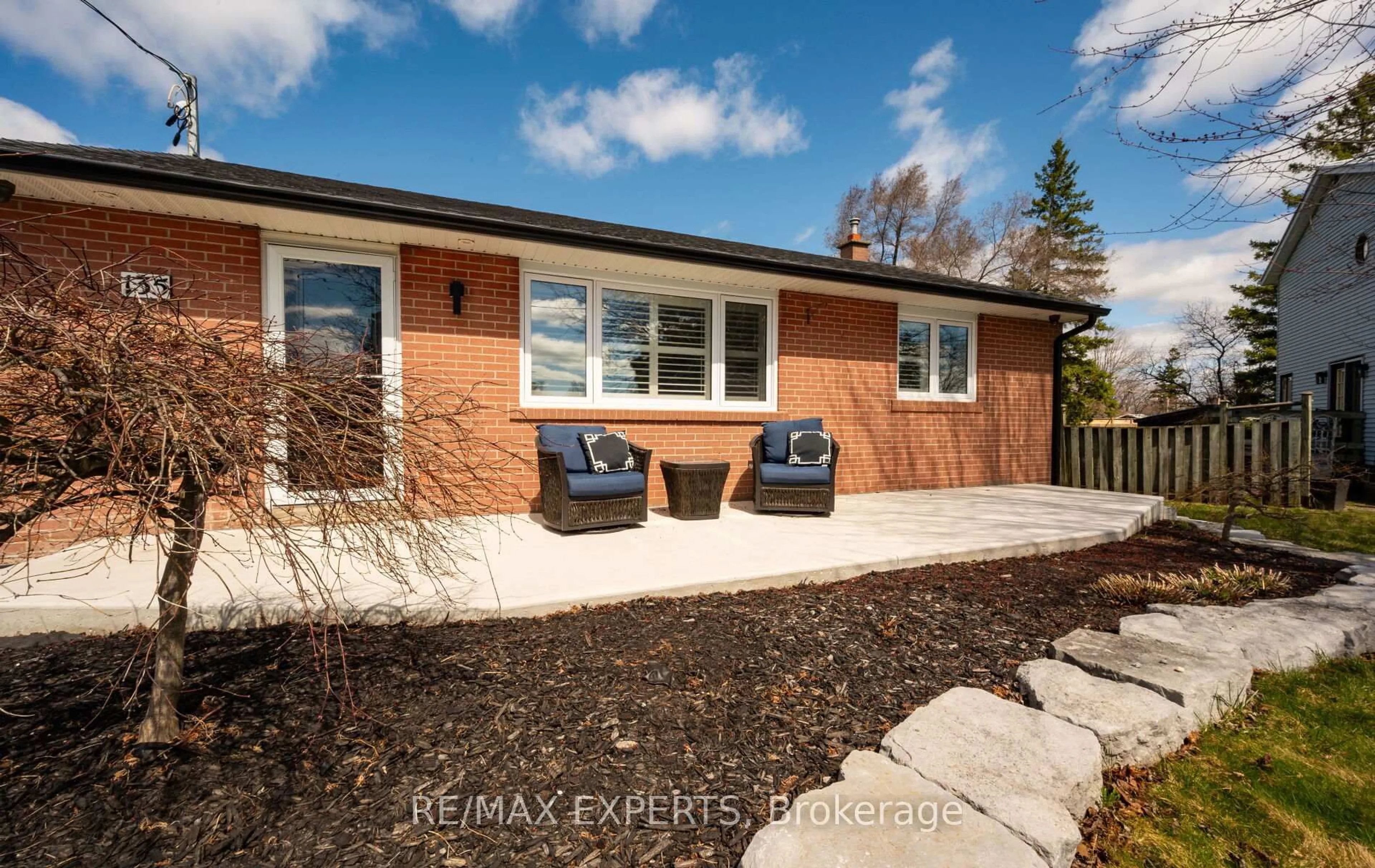 Home with brick exterior material, street for 135 Martha Cres, Caledon Ontario L7E 4X5