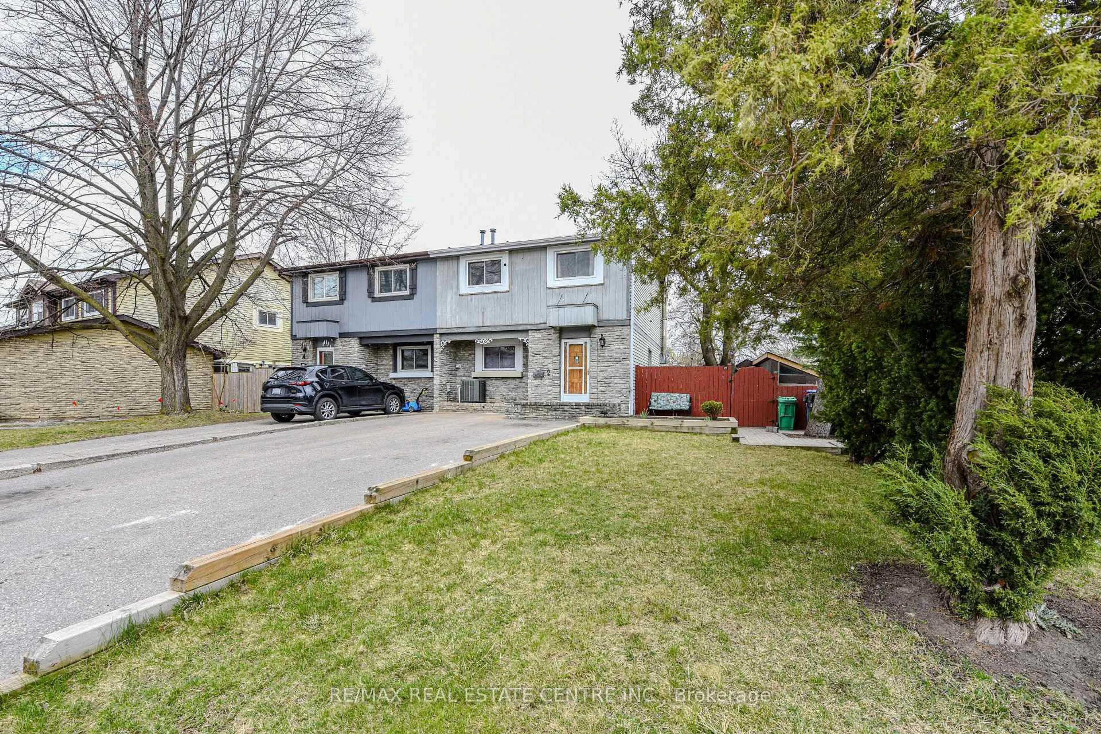 Unknown for 2 Charters Rd, Brampton Ontario L6V 2S5