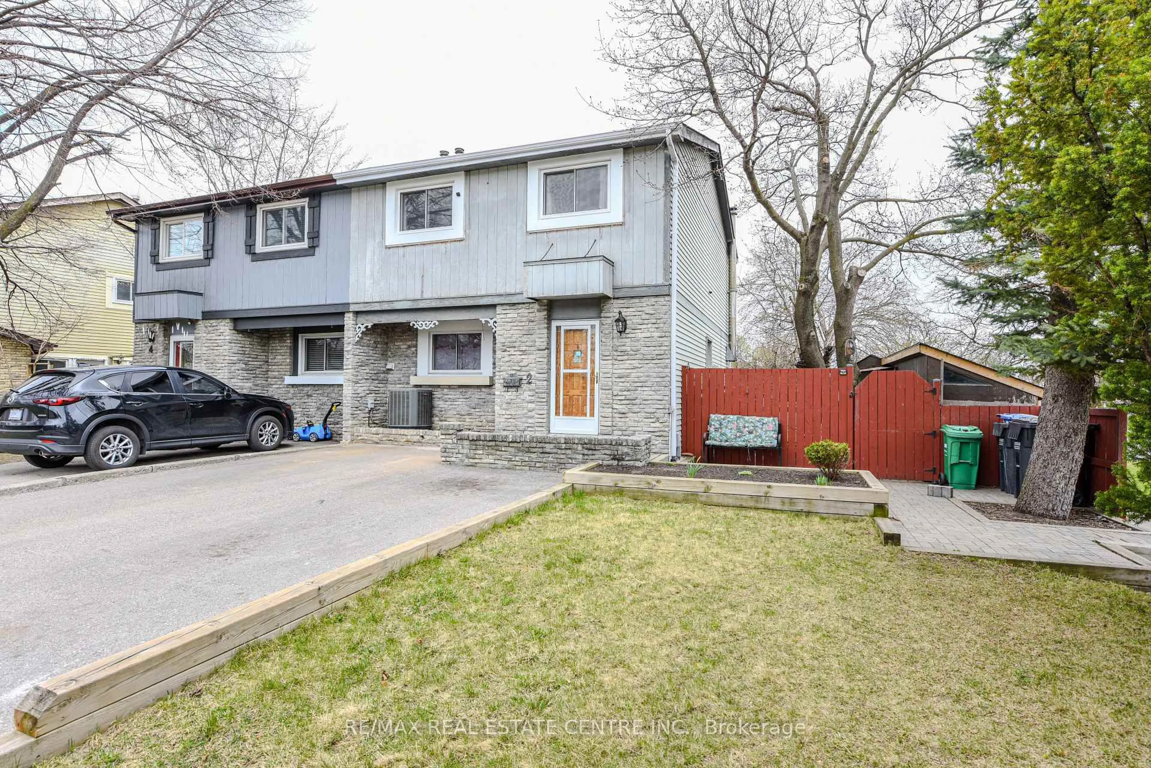 Unknown for 2 Charters Rd, Brampton Ontario L6V 2S5