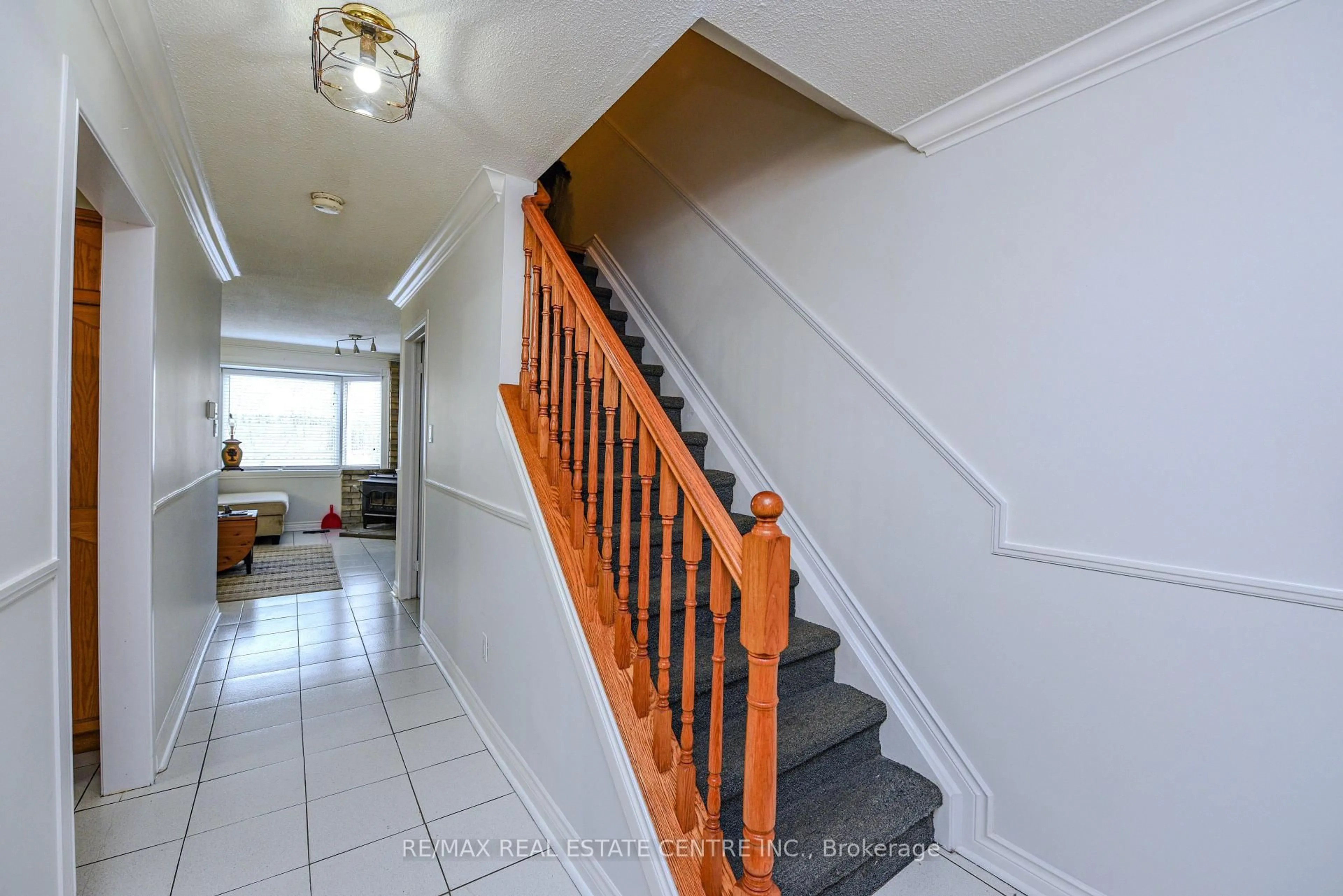 Unknown for 2 Charters Rd, Brampton Ontario L6V 2S5