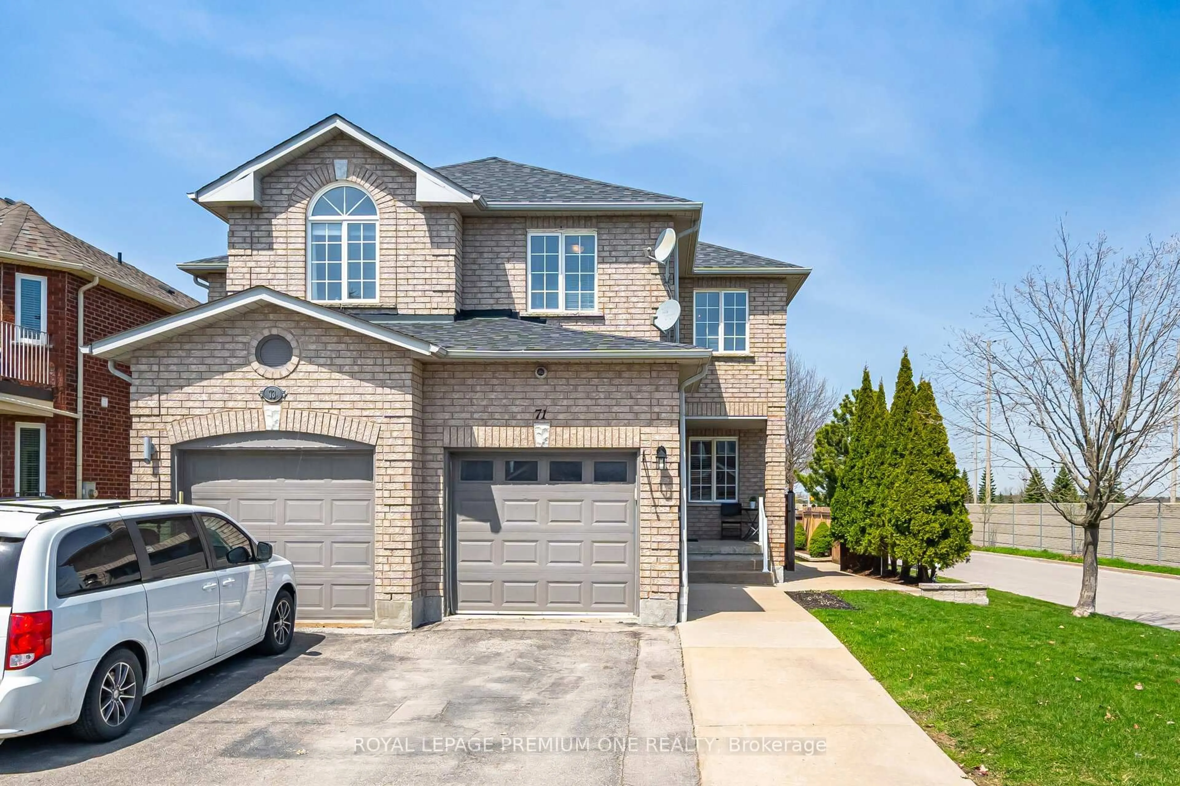 Home with brick exterior material, street for 71 Archbury Circ, Caledon Ontario L7E 2H8