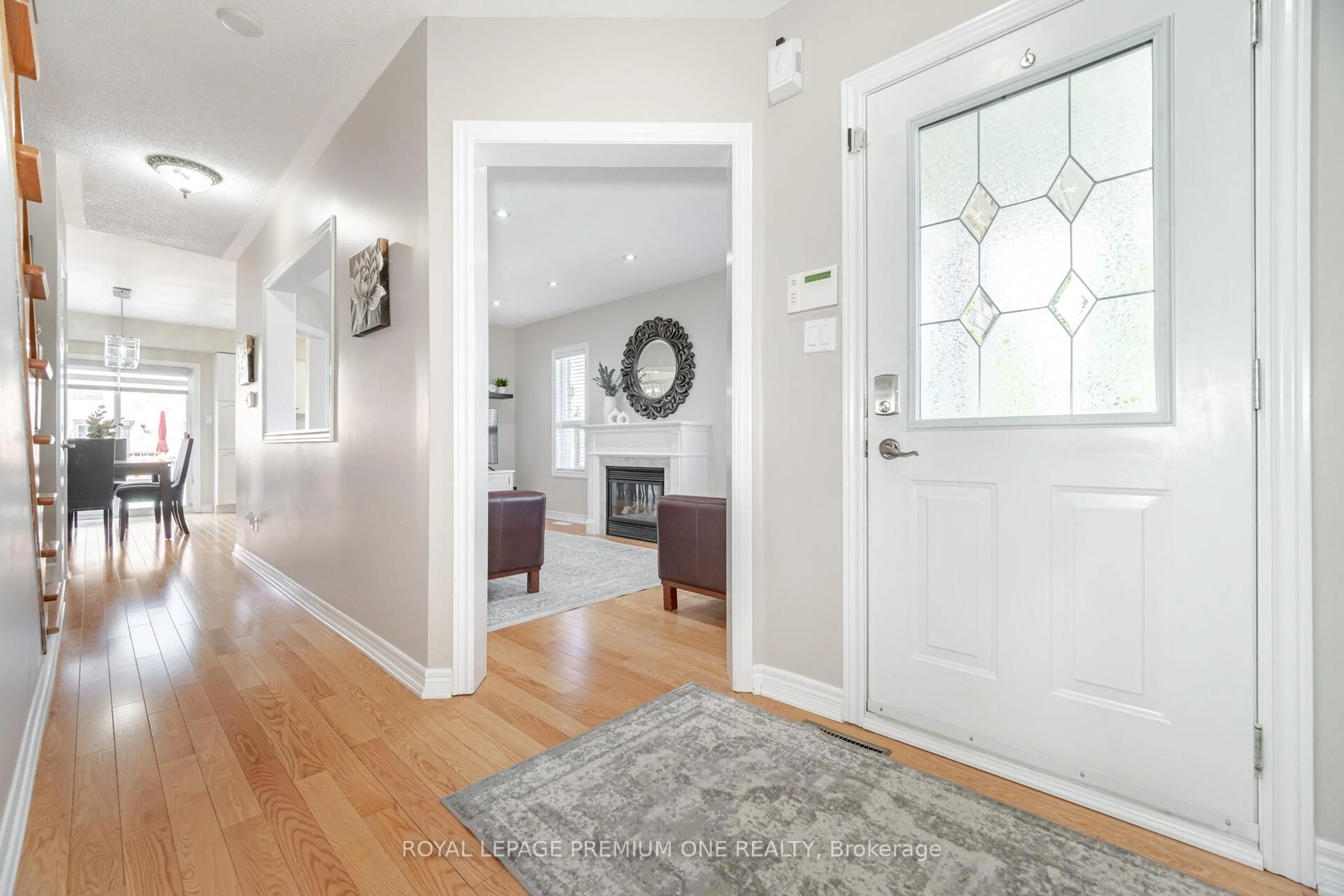 Indoor entryway for 71 Archbury Circ, Caledon Ontario L7E 2H8