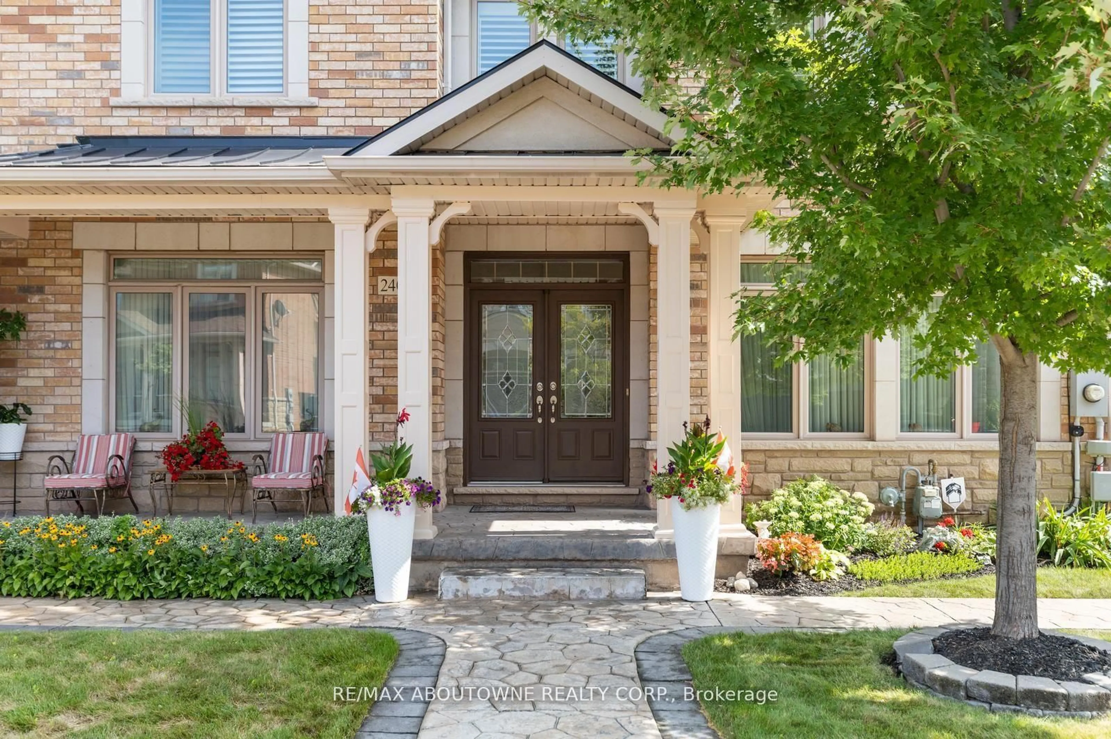 Home with brick exterior material, street for 2401 Millstone Dr, Oakville Ontario L6M 0K6