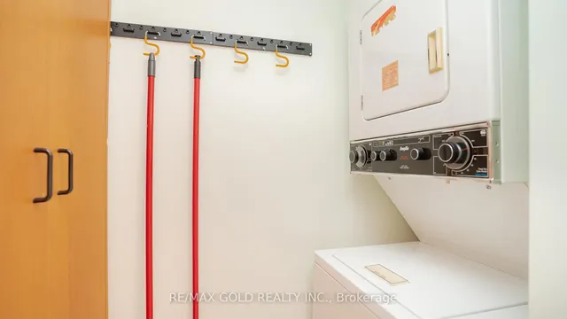 Additional property image - 12 Laurelcrest St Unit 1209