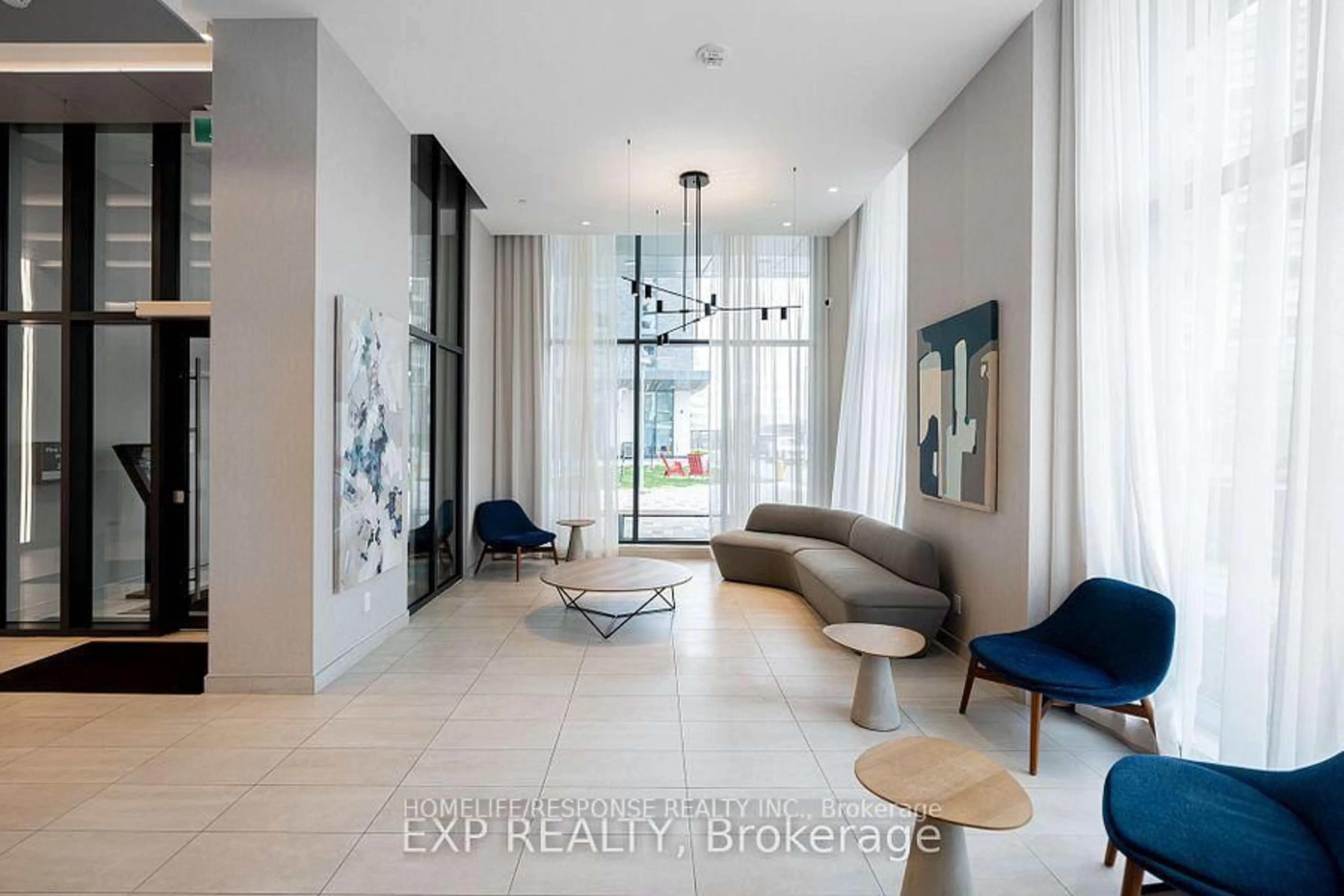 Indoor entryway for 30 SAMUEL WOOD Way #2111, Toronto Ontario M9B 0C9