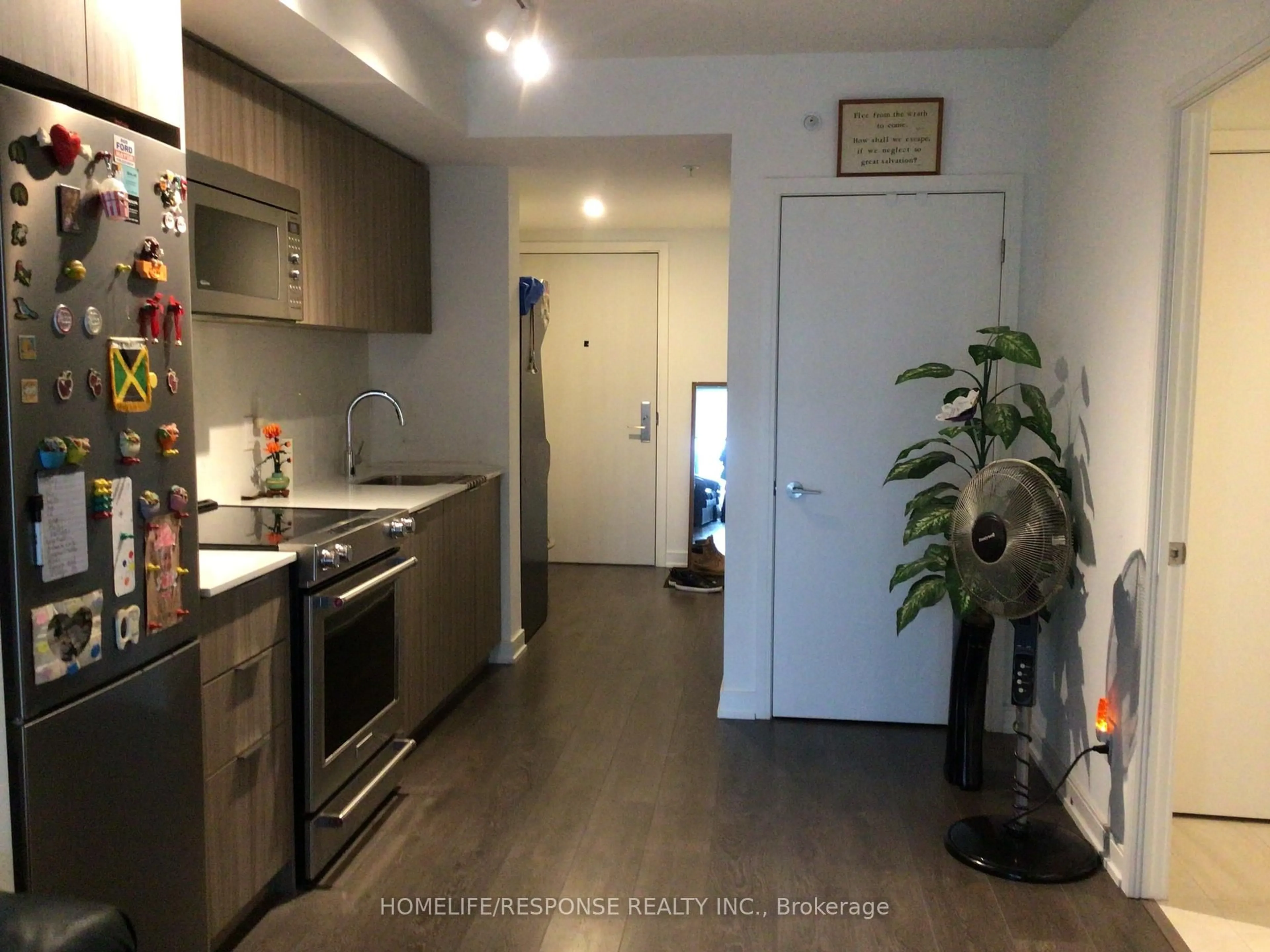 Standard kitchen, unknown for 30 SAMUEL WOOD Way #2111, Toronto Ontario M9B 0C9