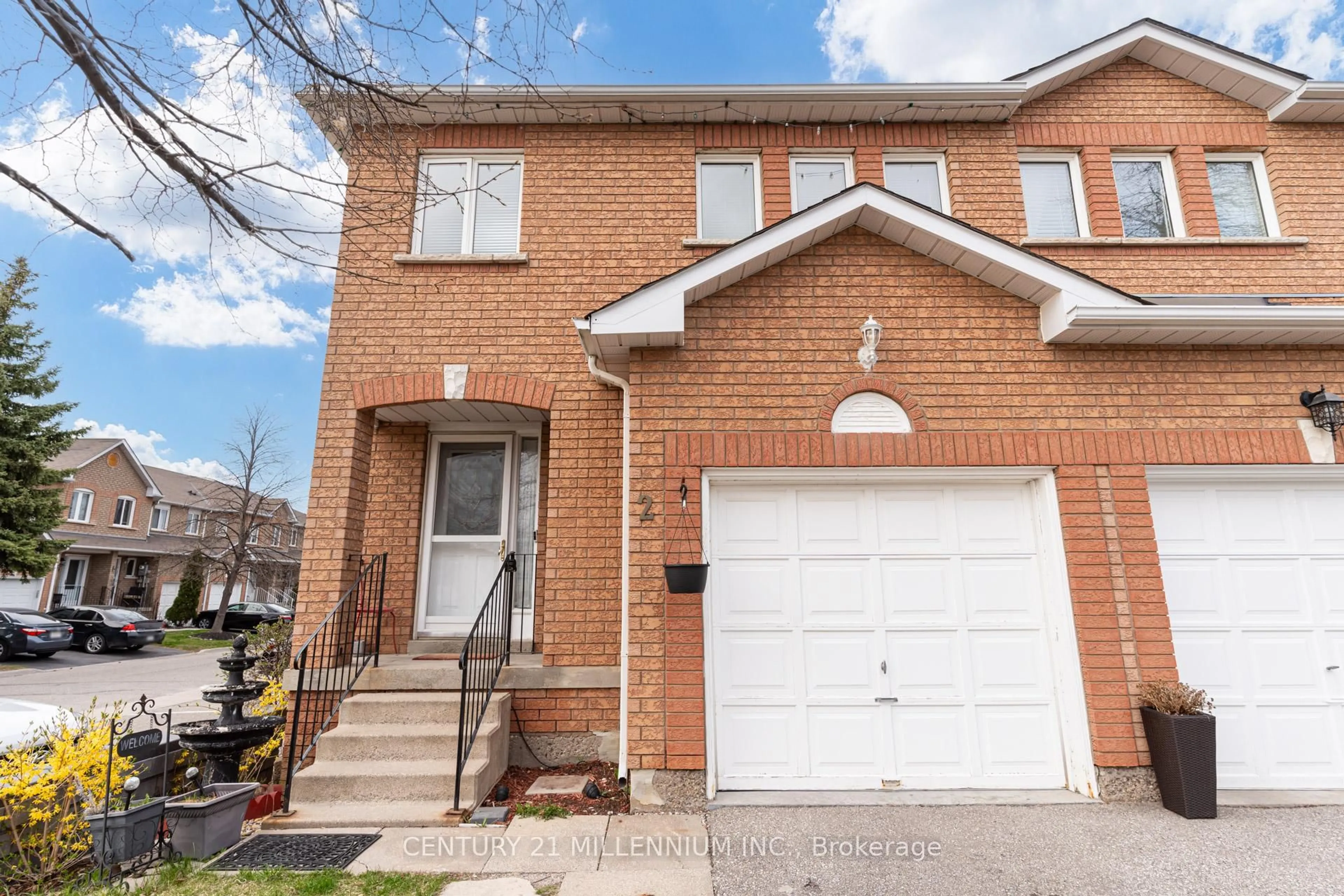 Home with brick exterior material, street for 200 Cresthaven Rd #2, Brampton Ontario L7A 1G5