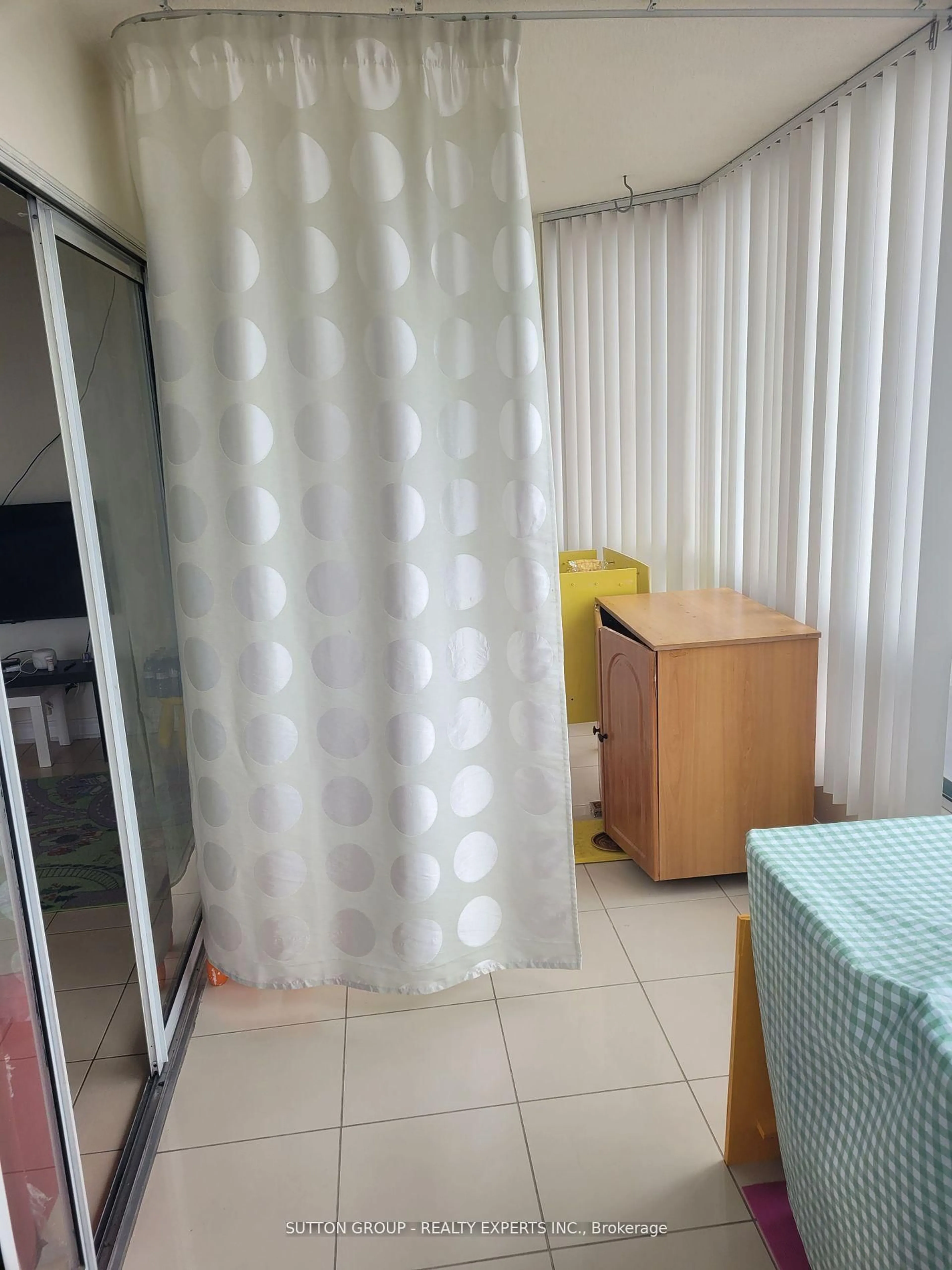 A pic of a room for 155 Hillcrest Ave #704, Mississauga Ontario L5B 3Z2